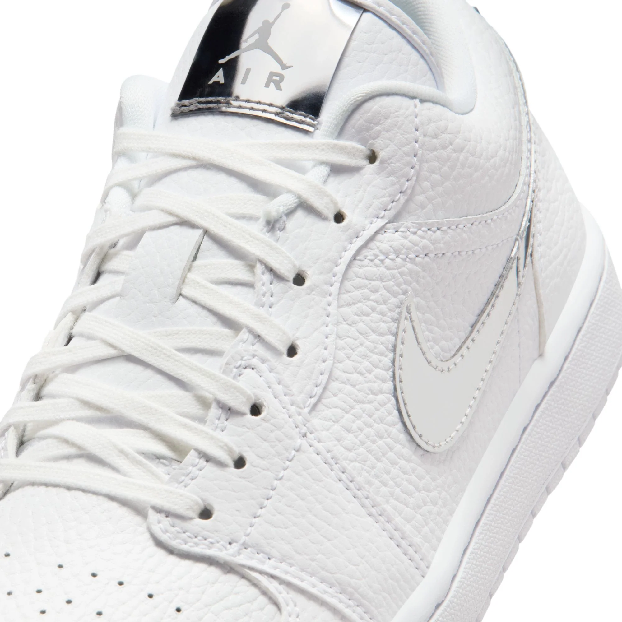 Air Jordan 1 Low SE IQ9381-100 - Image 9