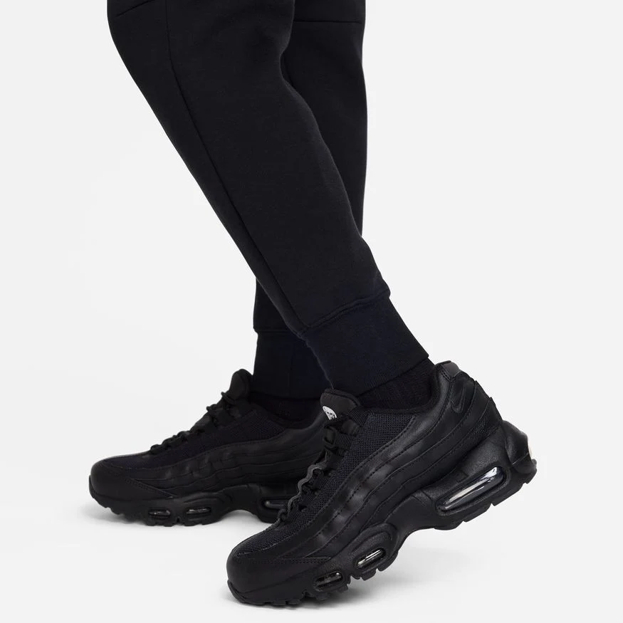 Y Nike Sportswear Tech Fleece FD2975-010 - Image 6