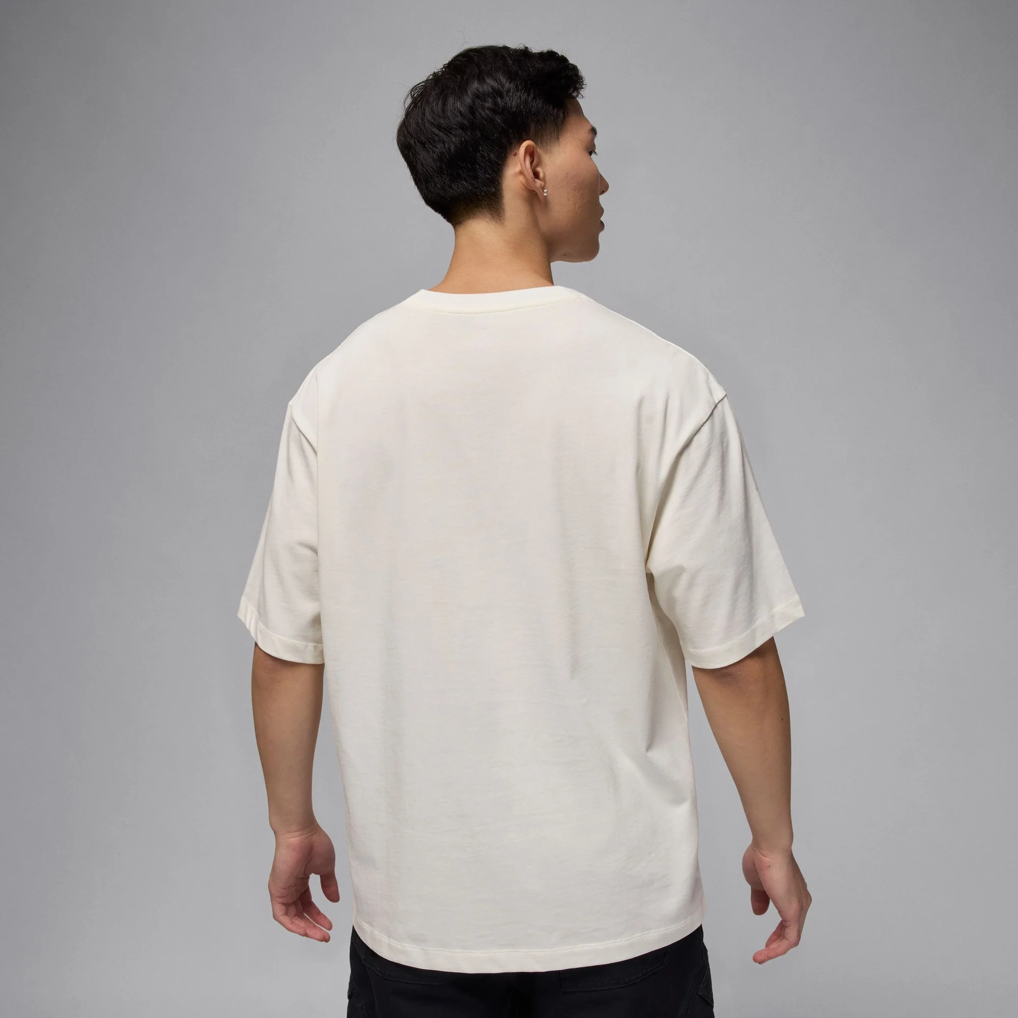M Jordan Flight Essentials IB7345-133 - Image 2