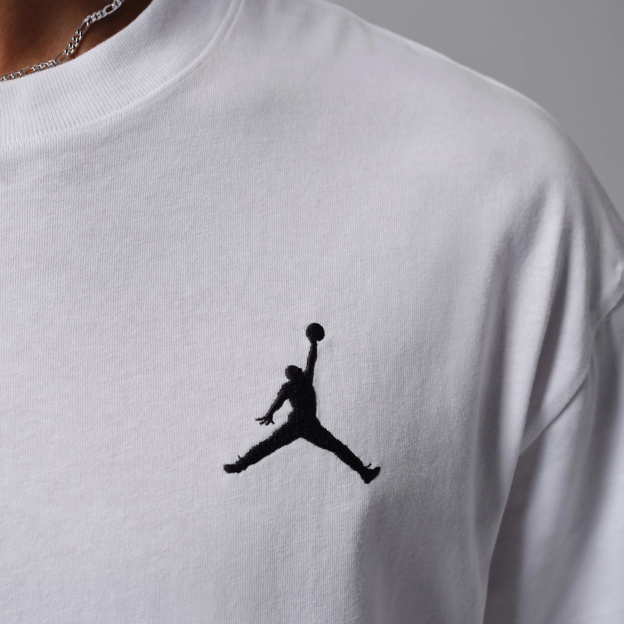 M Jordan IF5566-100 - Image 4