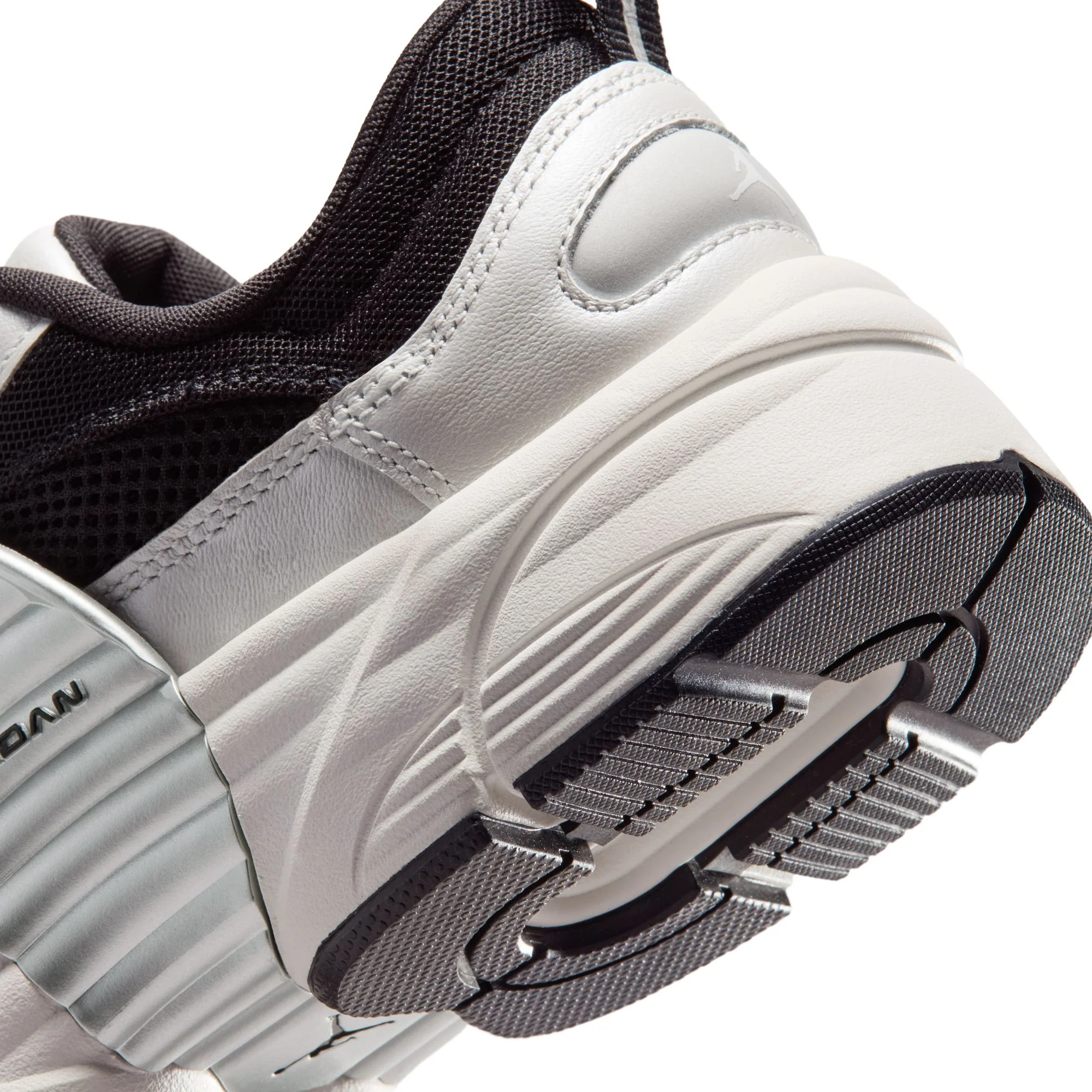 M Jordan Trunner O/S IB3722-010 - Image 11