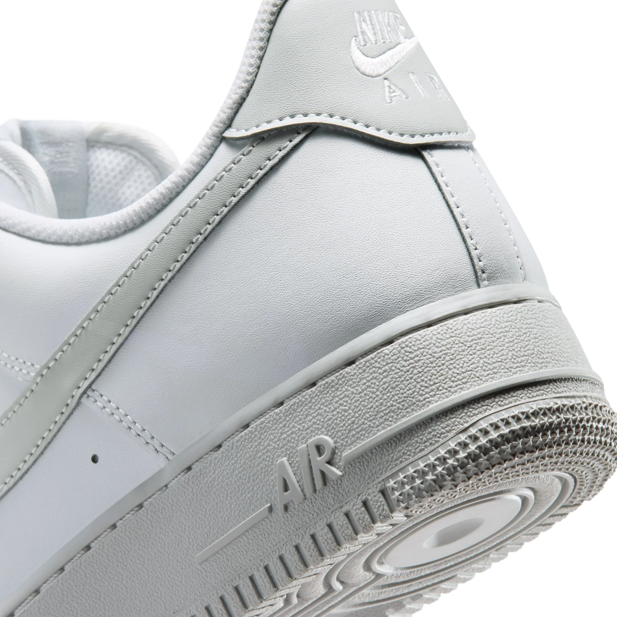 M Nike Air Force 1 '07 FJ4146-128 - Image 11