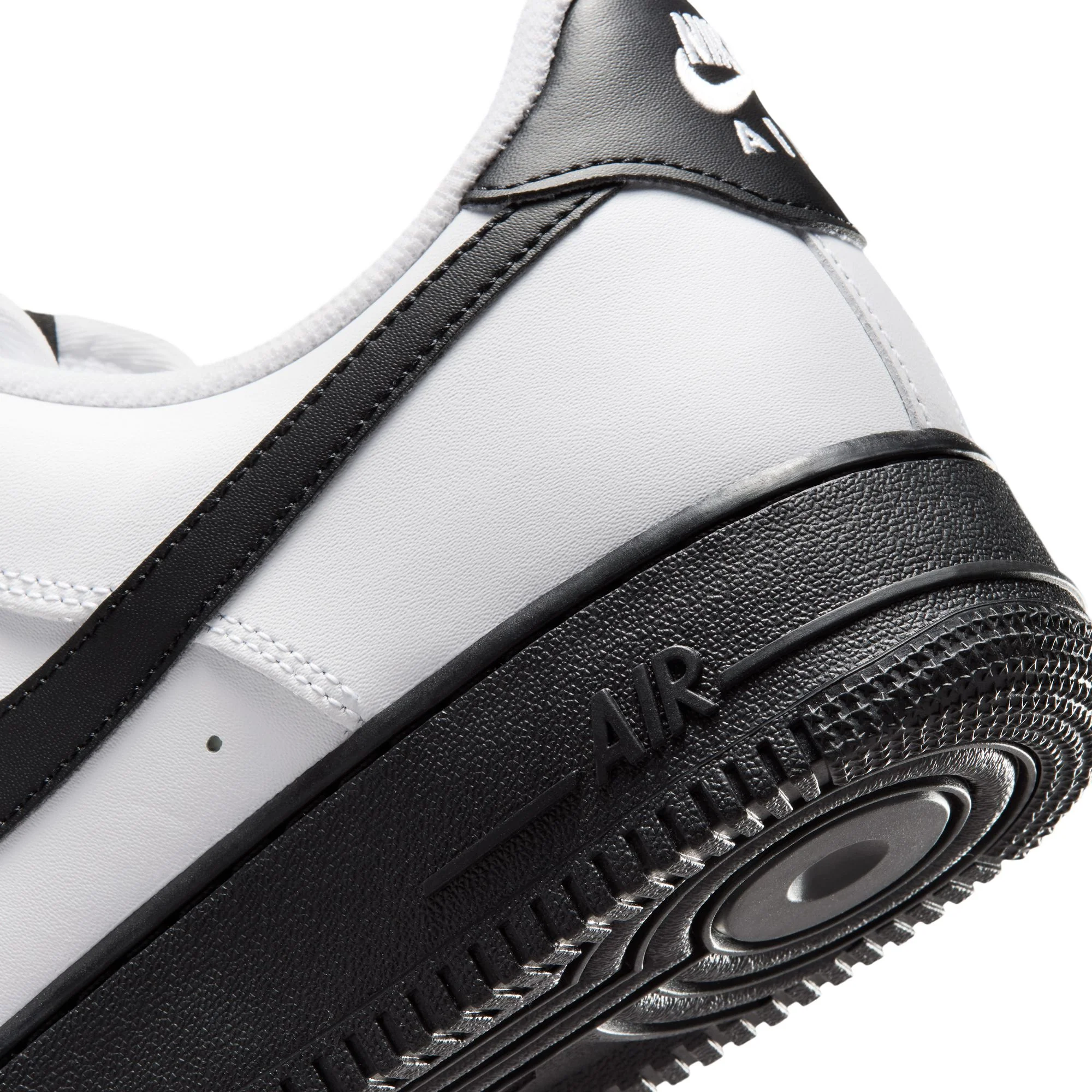 M Nike Air Force 1 '07 FJ4146-129 - Image 11