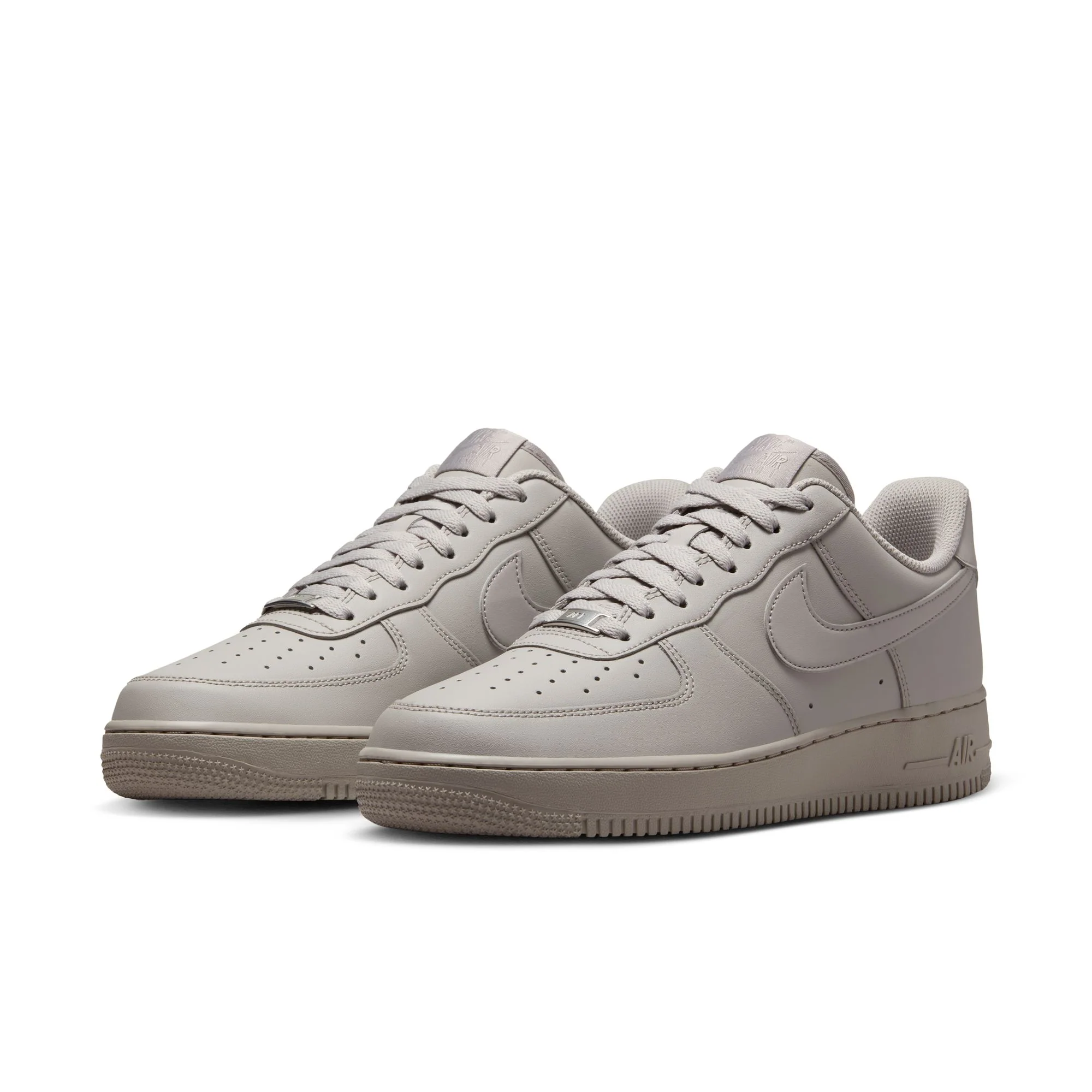 M Nike Air Force 1 '07 IH1698-001