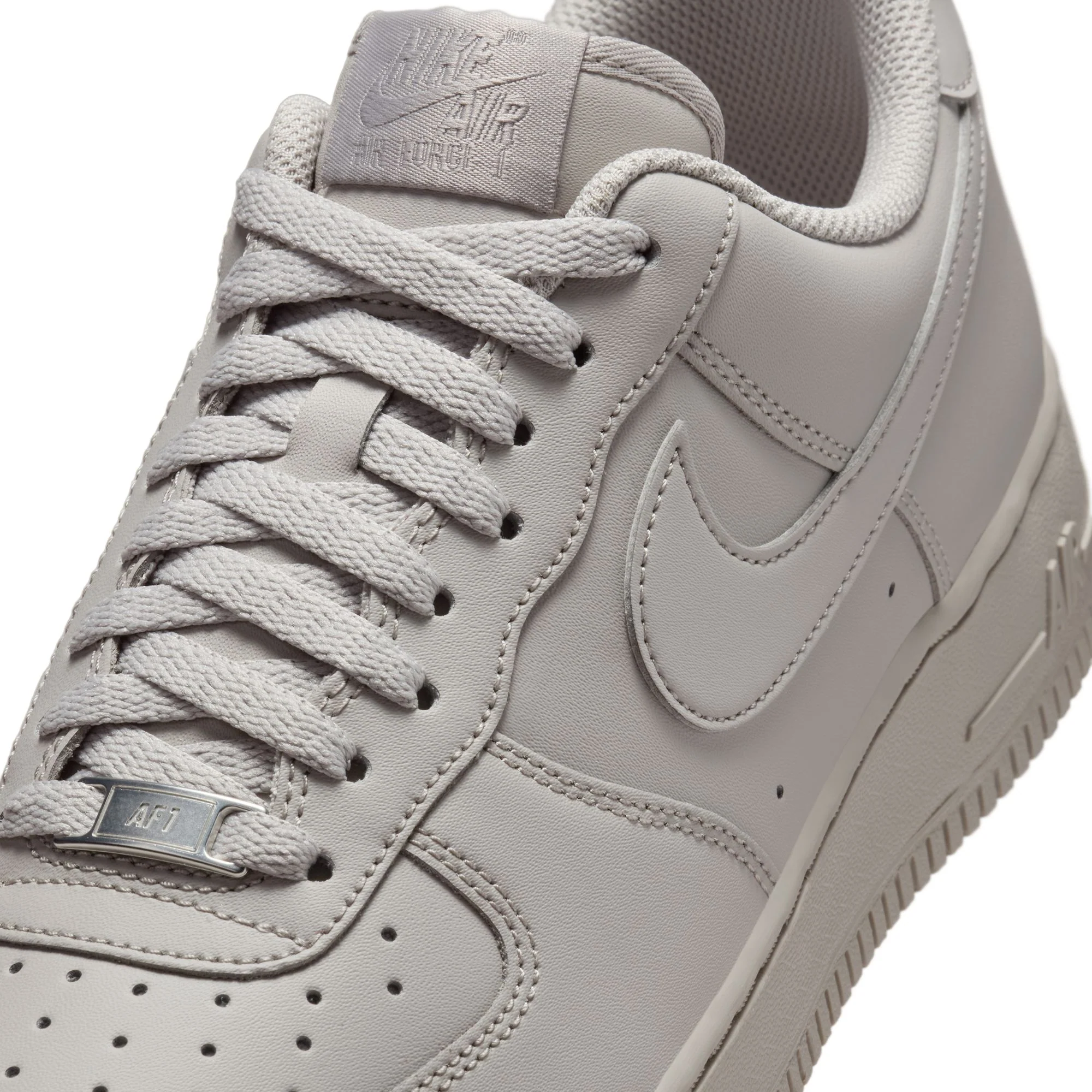 M Nike Air Force 1 '07 IH1698-001 - Image 10