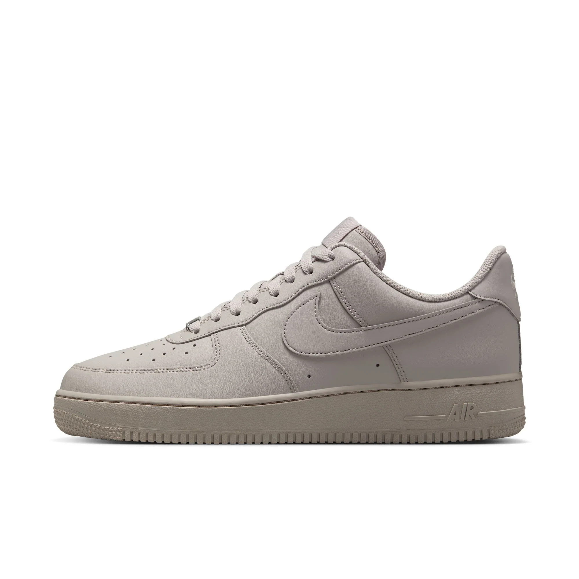 M Nike Air Force 1 '07 IH1698-001 - Image 2