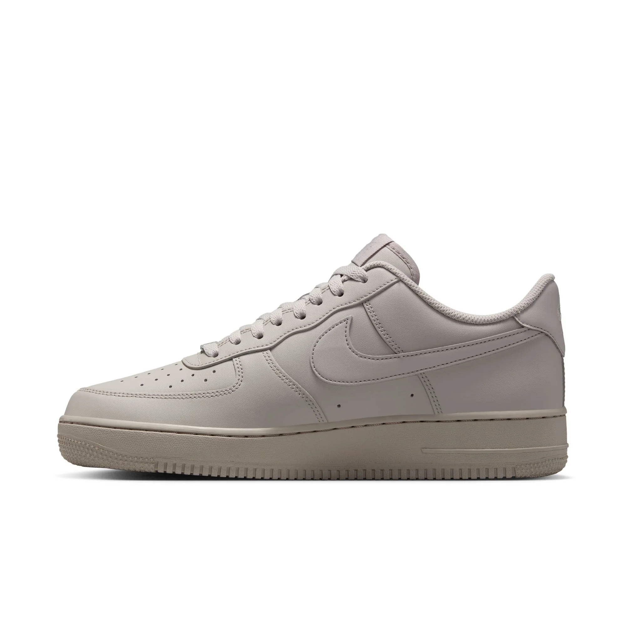 M Nike Air Force 1 '07 IH1698-001 - Image 5