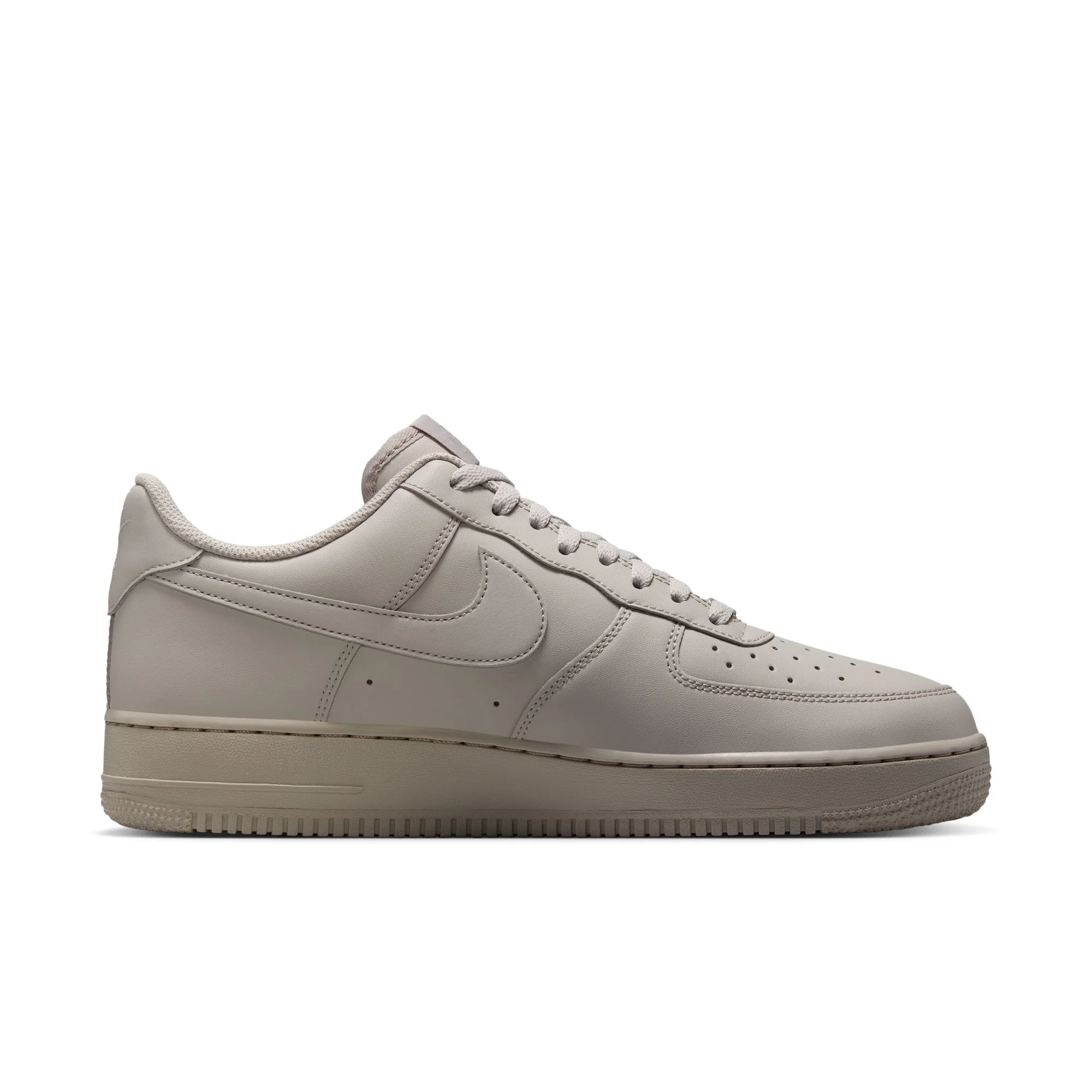M Nike Air Force 1 '07 IH1698-001 - Image 7