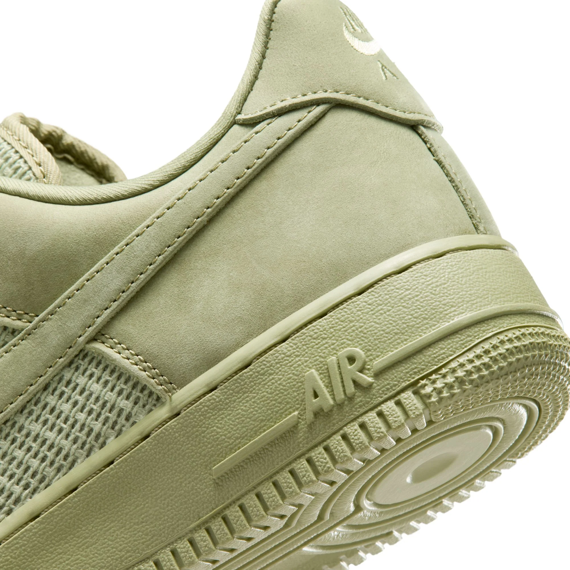 M Nike Air Force 1 '07 LV8 II9807-300 - Image 11