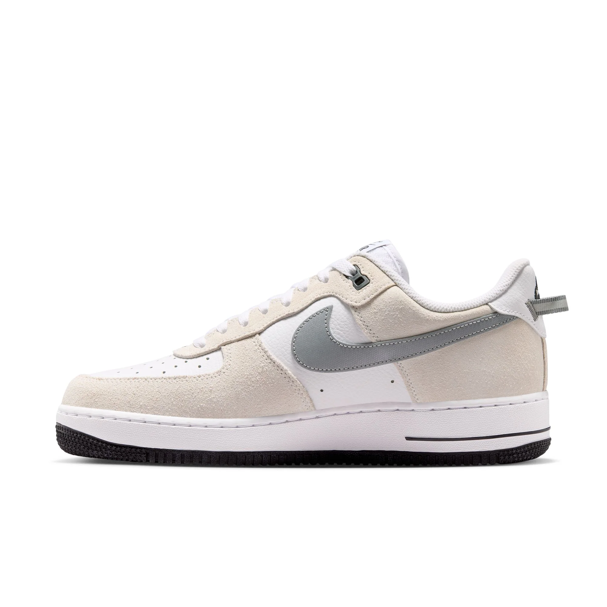 M Nike Air Force 1 '07 LV8 IR2007-100 - Image 5