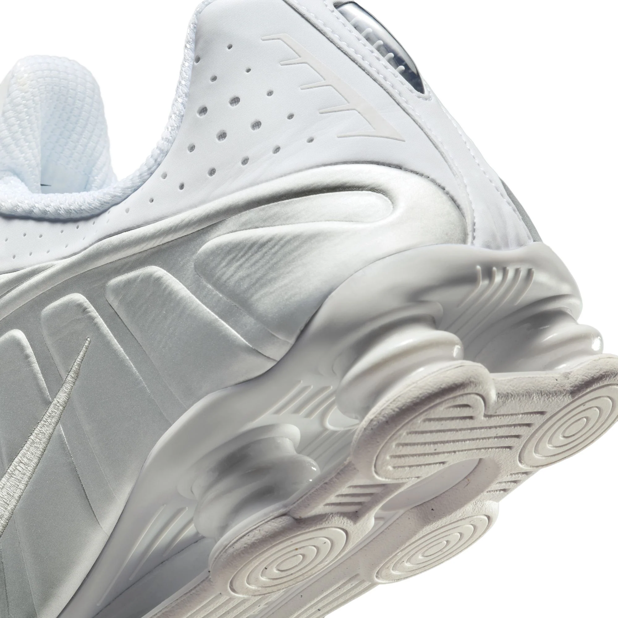 M Nike Shox R4 HQ1988-101 - Image 15