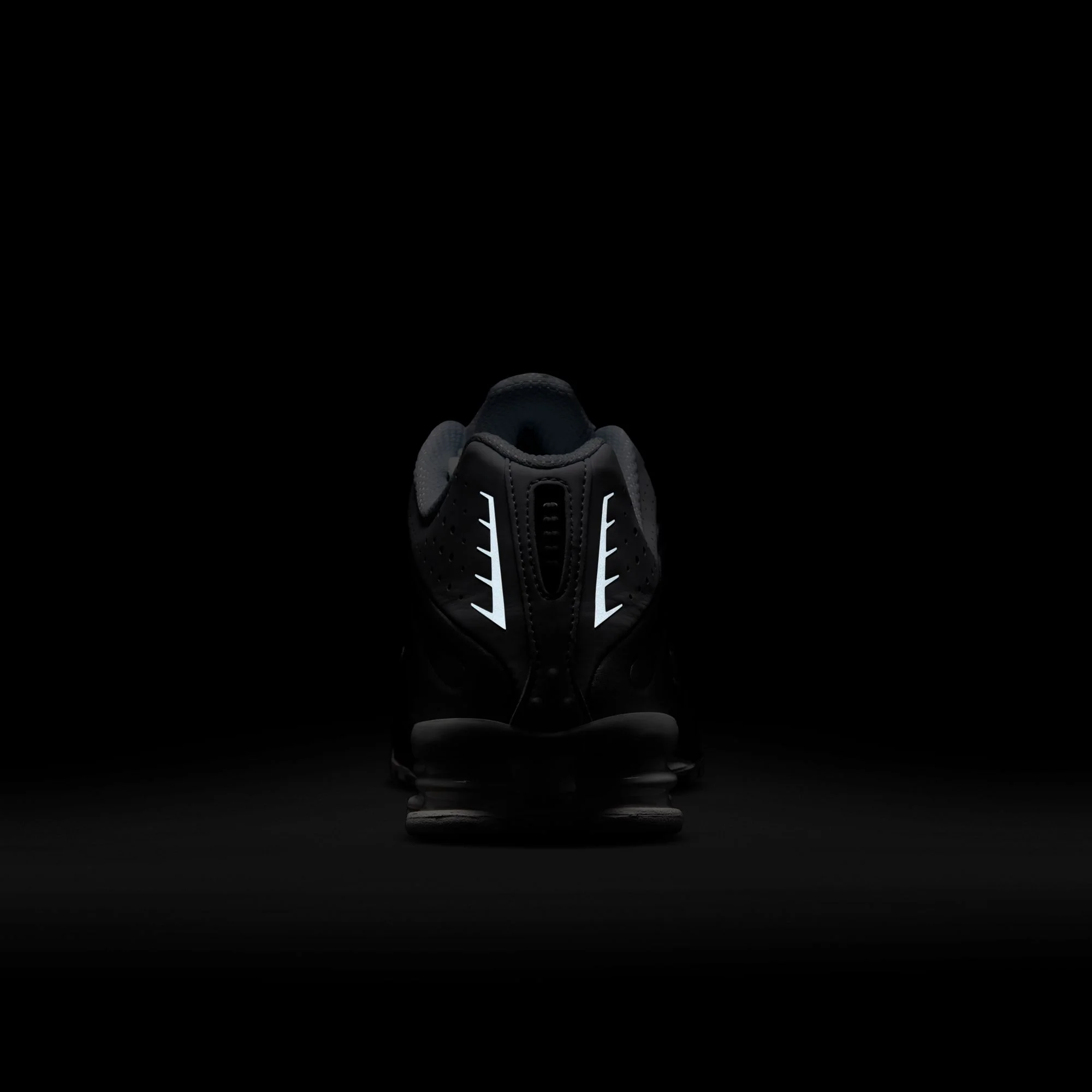 M Nike Shox R4 HQ1988-101 - Image 5