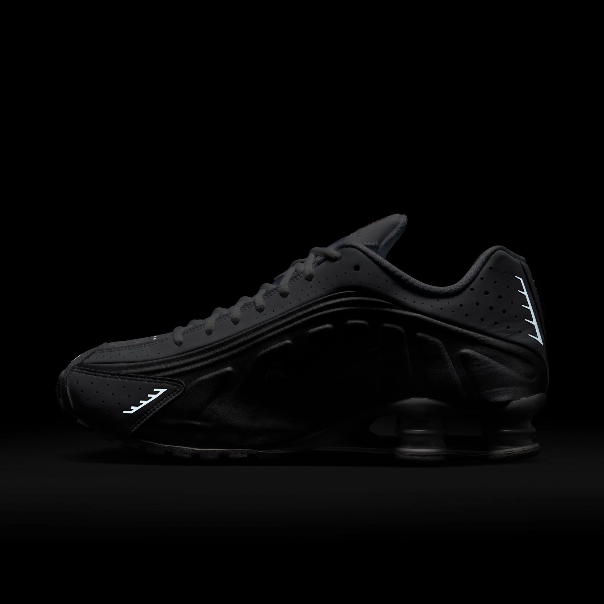 M Nike Shox R4 HQ1988-101 - Image 8