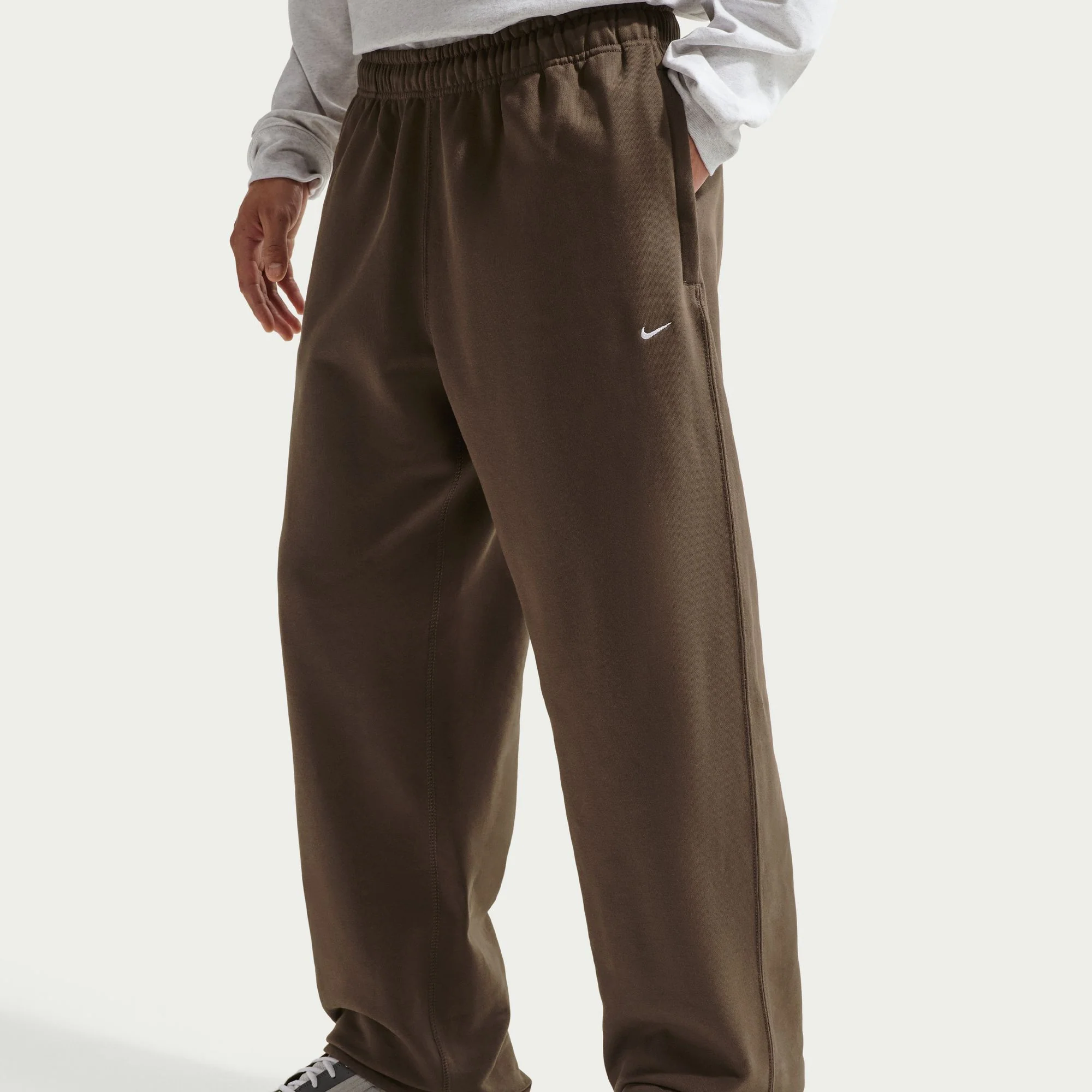 M Nike Solo Swoosh HV1090-212