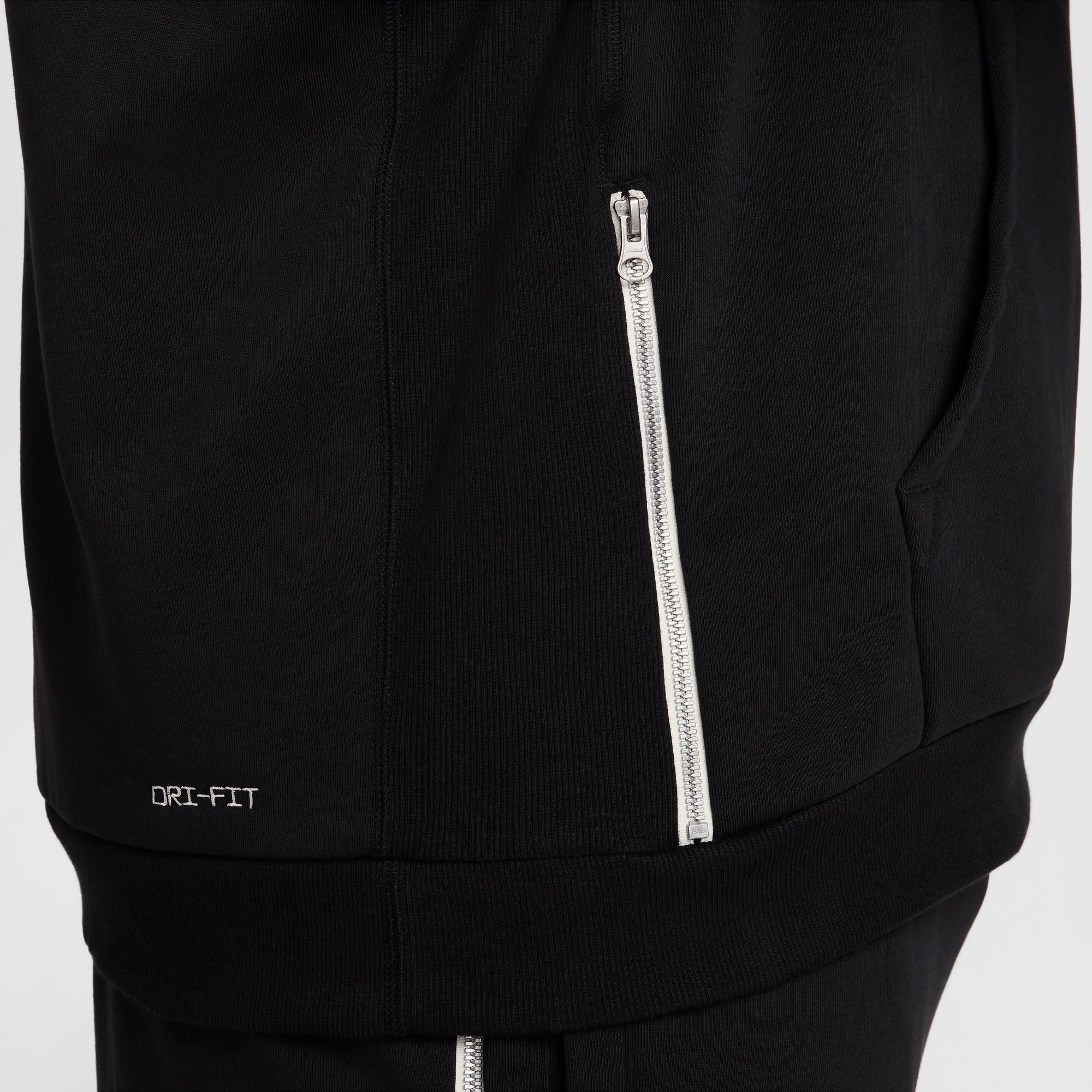 M Nike Standard Issue FZ0218-010 - Image 13