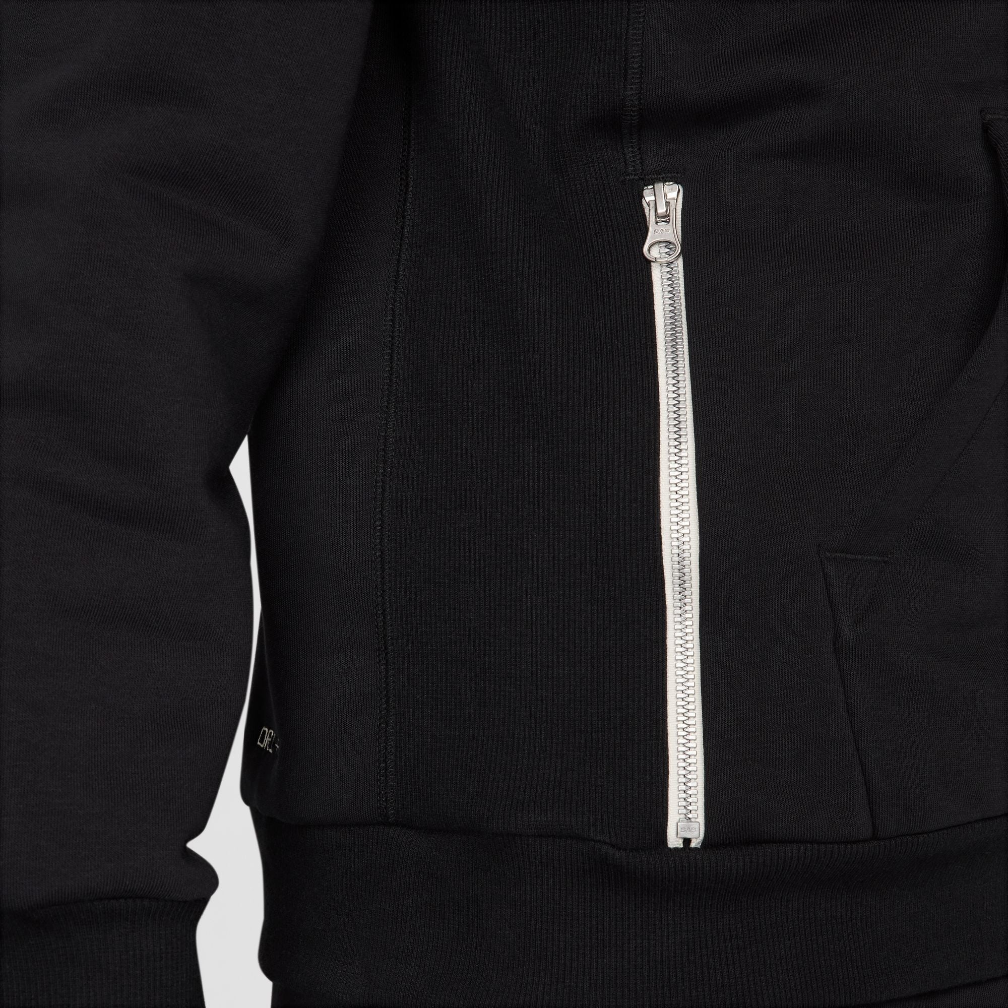 M Nike Standard Issue FZ0218-010 - Image 5