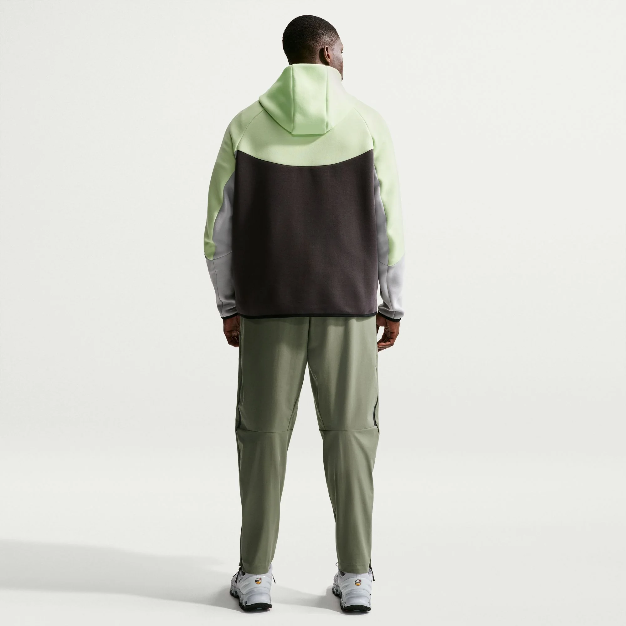M Nike Tech IF1404-328 - Image 12
