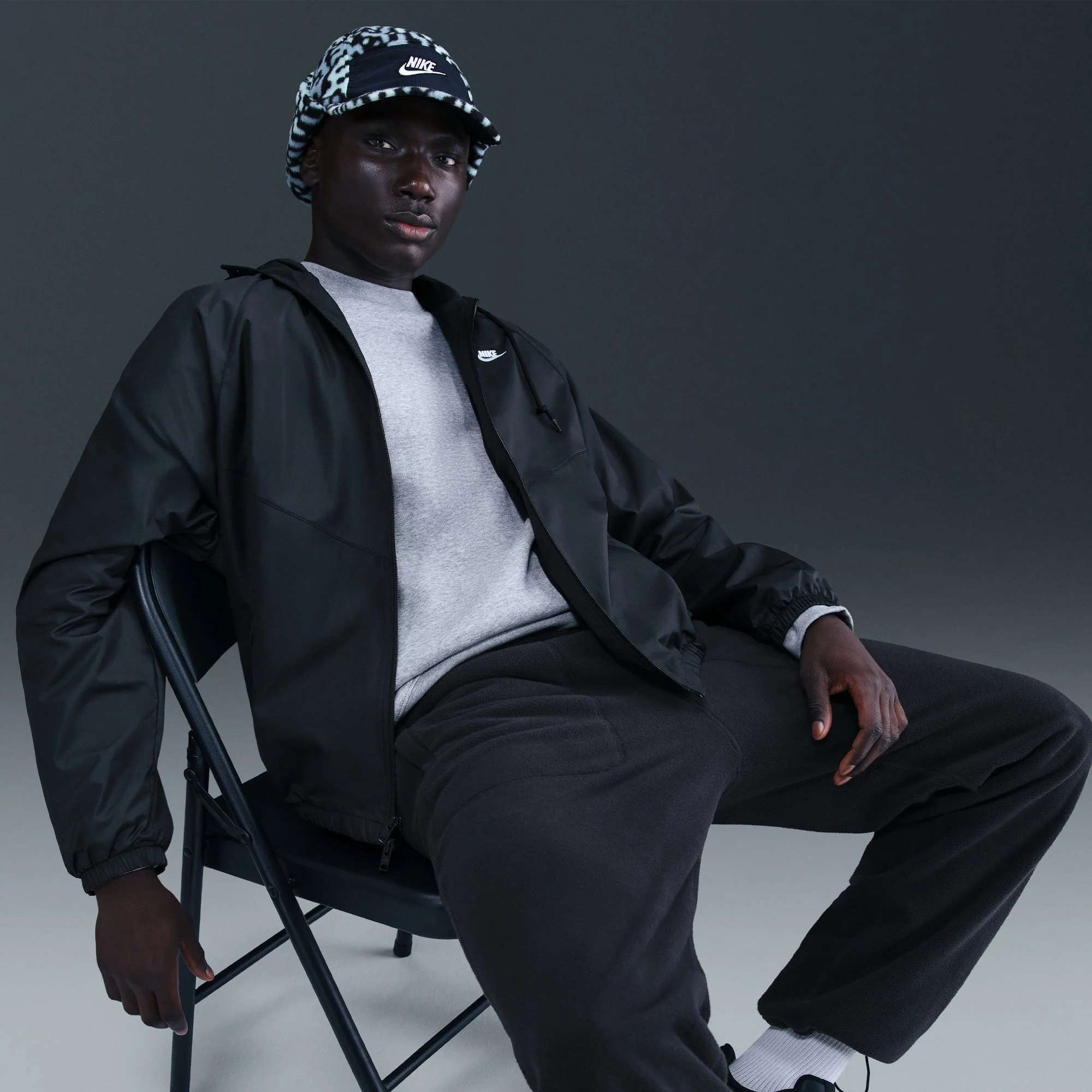 M Nike Windrunner HV8369-010 - Image 16