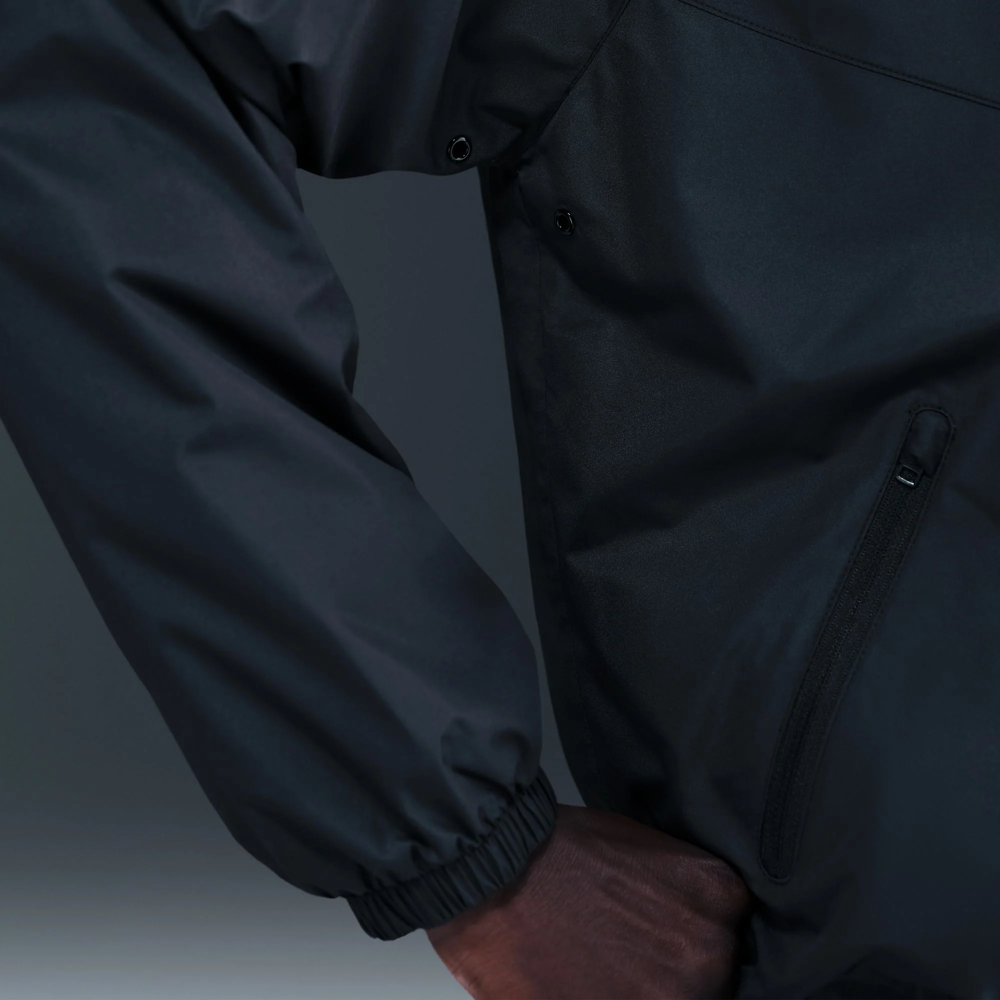 M Nike Windrunner HV8369-010 - Image 17