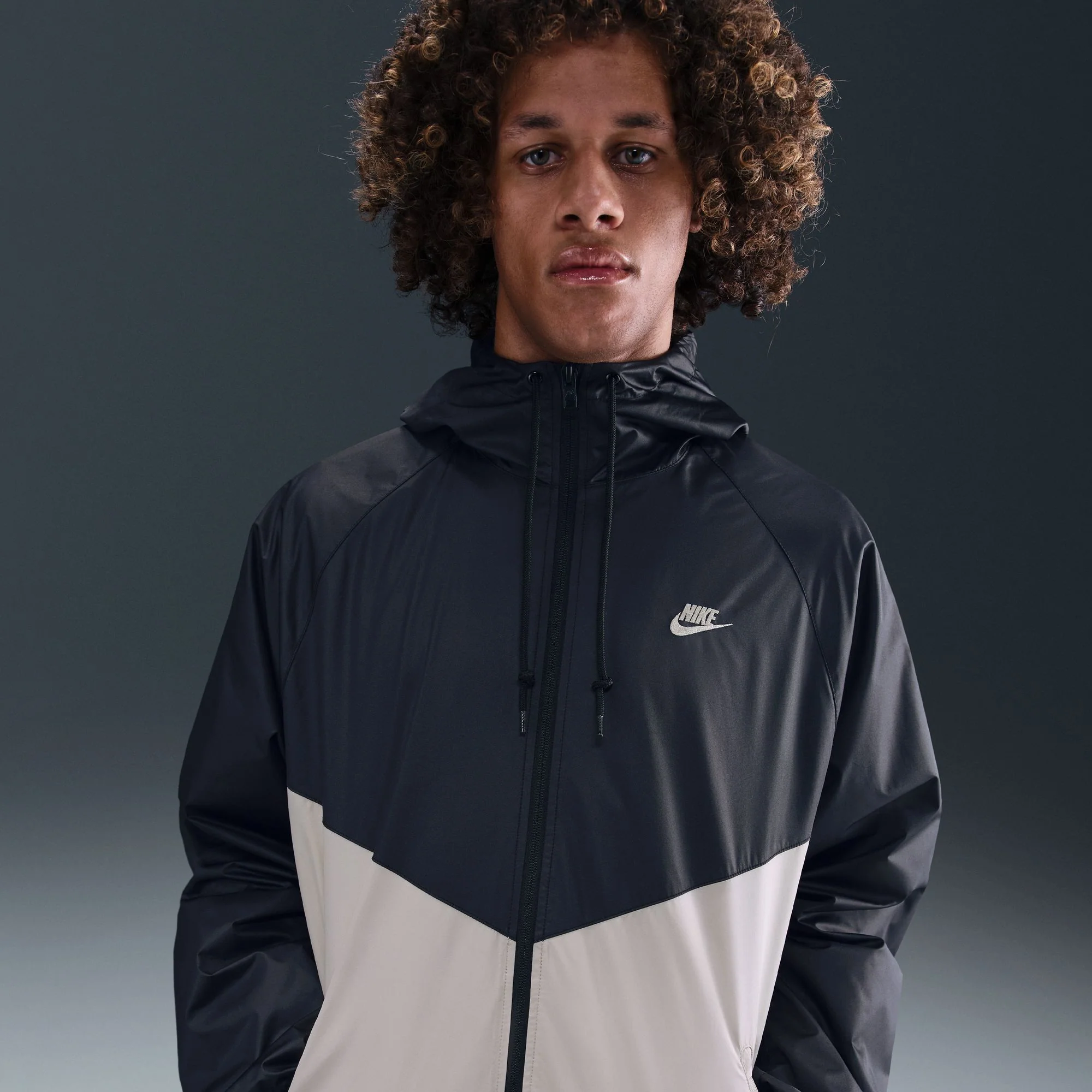 M Nike Windrunner HV8369-011 - Image 14