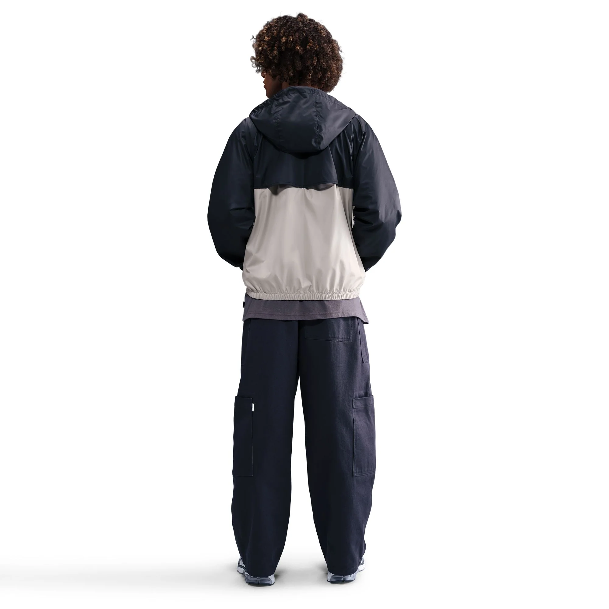 M Nike Windrunner HV8369-011 - Image 2