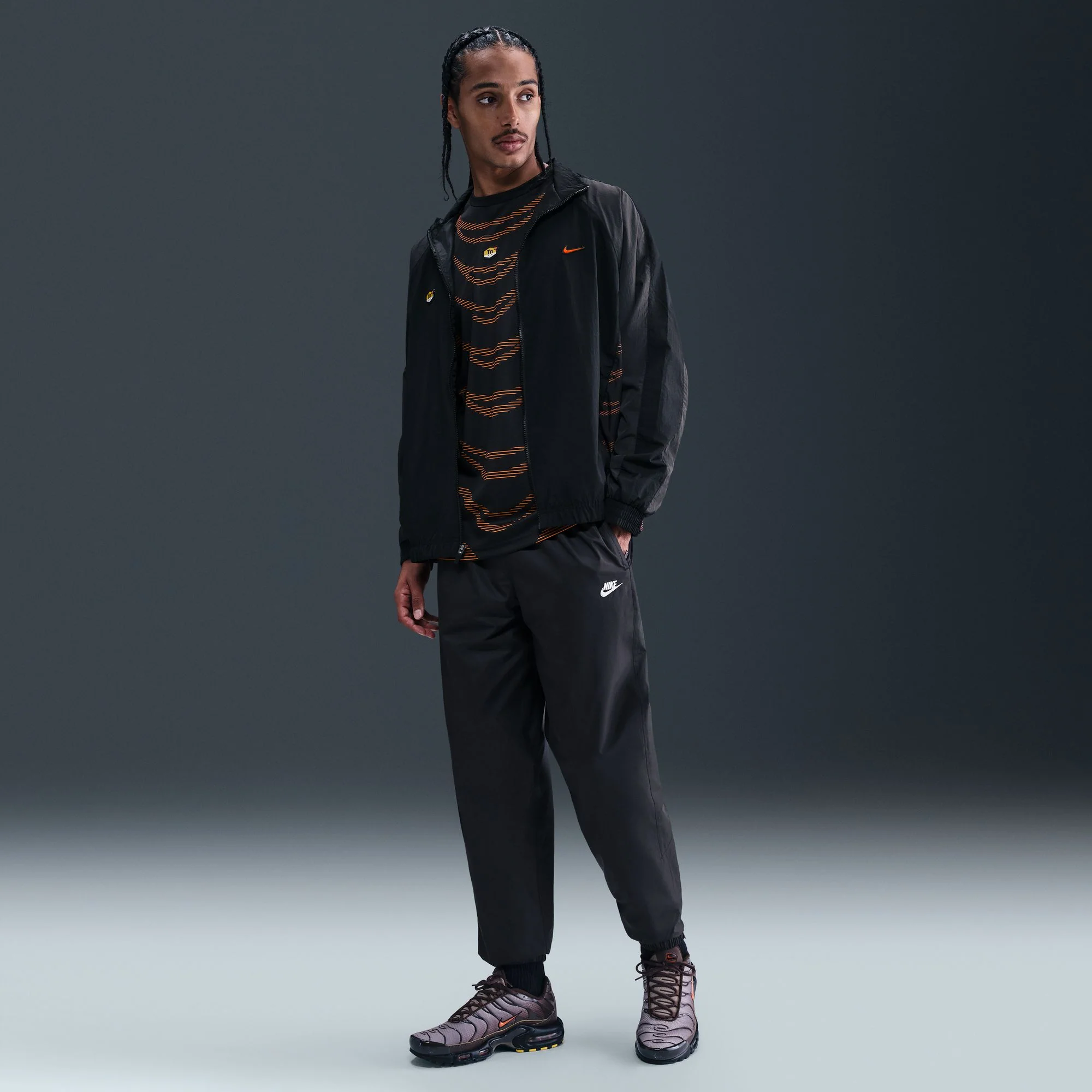 M Nike Windrunner HV8371-010 - Image 6