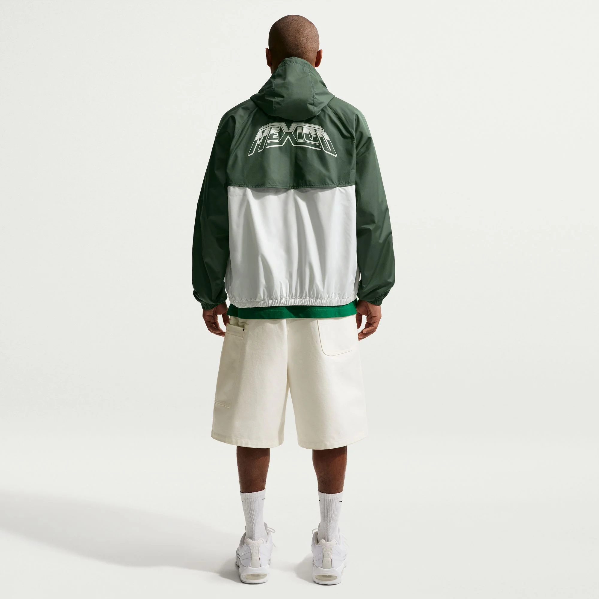 M Nike Windrunner IR6946-323 - Image 3