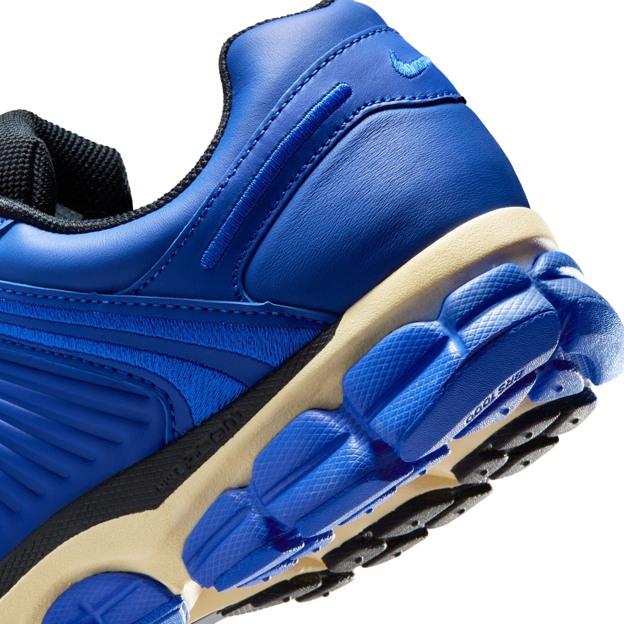 Nike Zoom Vomero 5 IO4555-400 - Image 10
