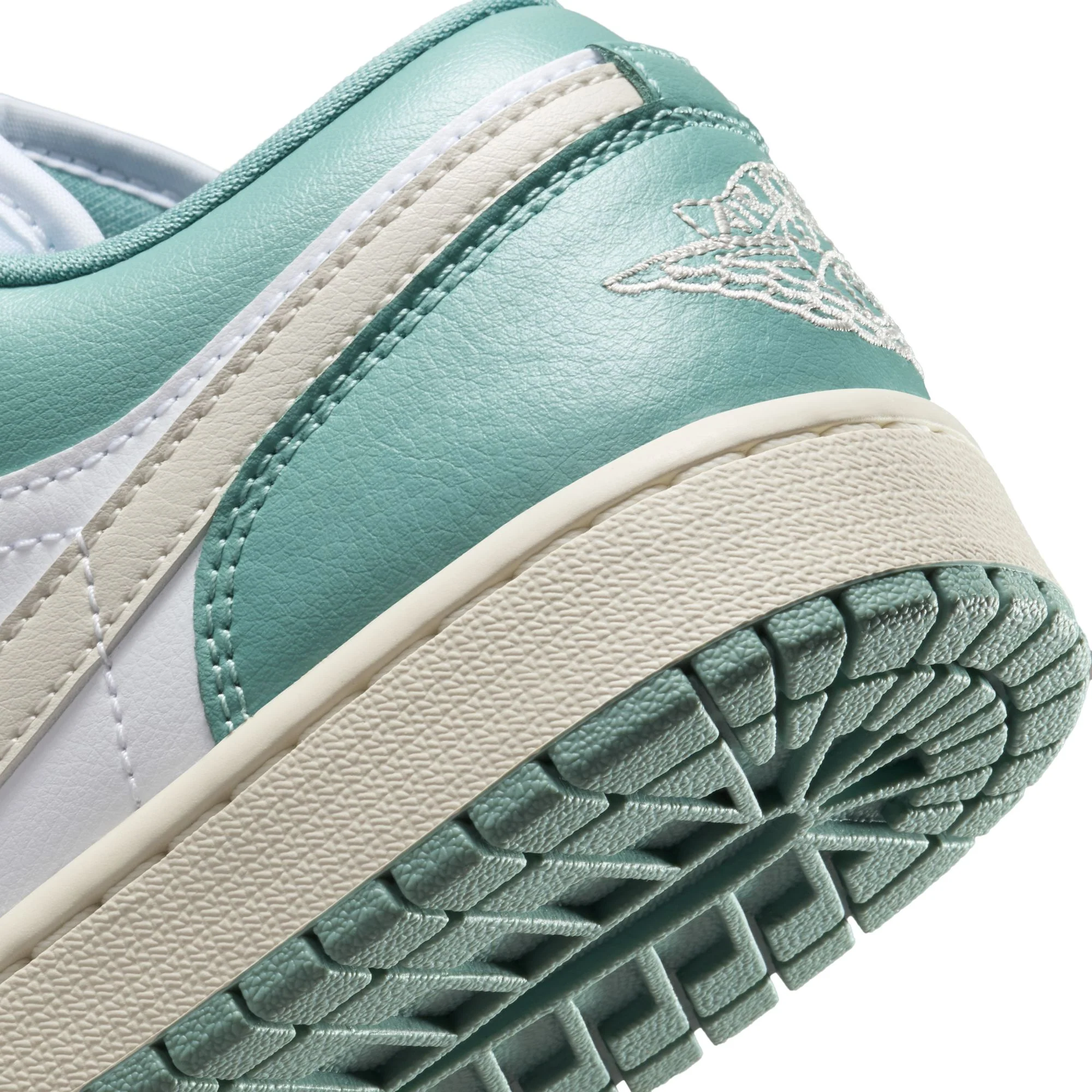 W Air Jordan 1 Low DC0774-138 - Image 11