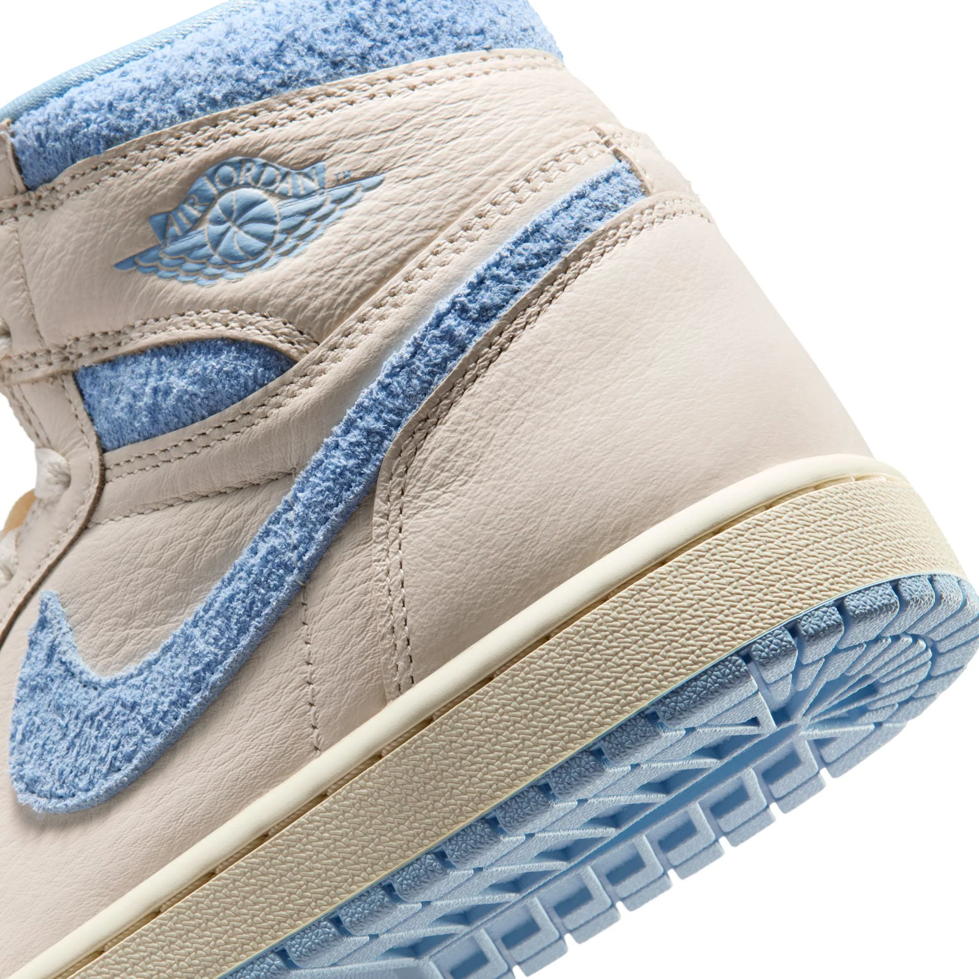 W Air Jordan 1 Retro High OG FD2596-102 - Image 11