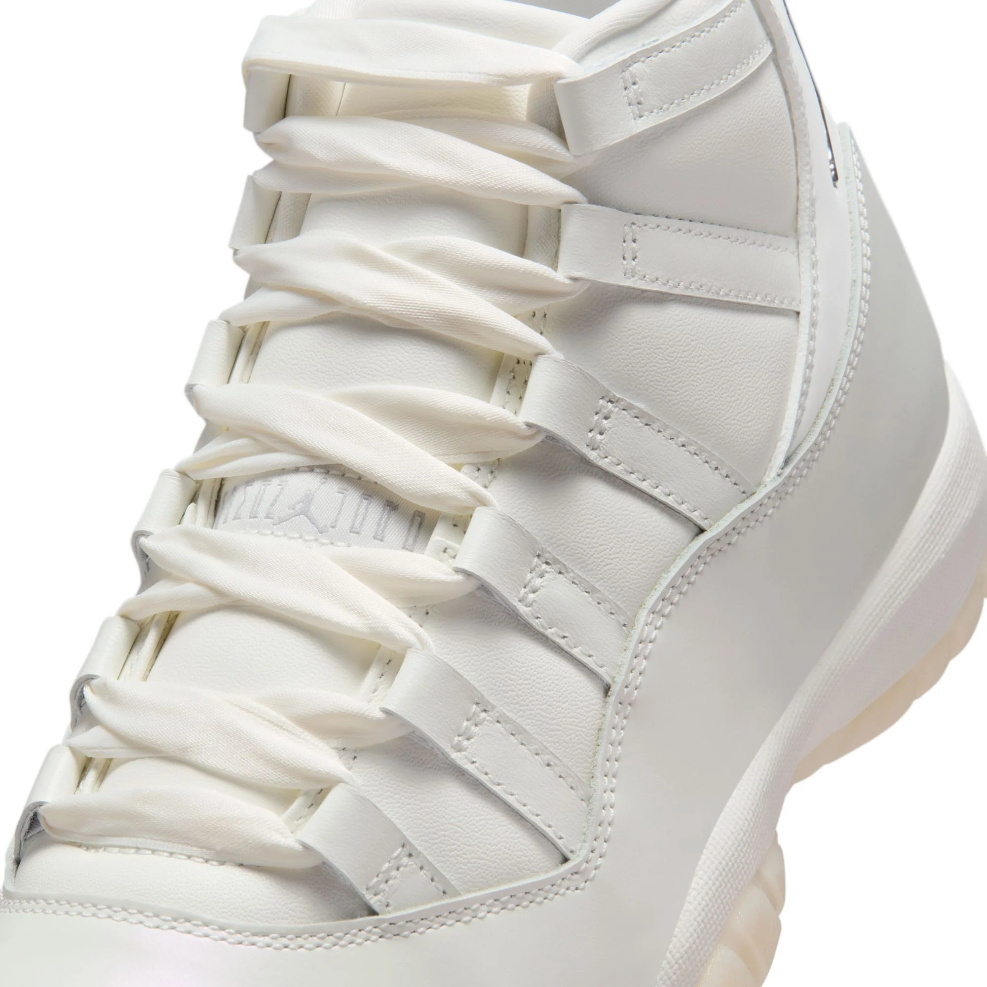 W Air Jordan 11 Retro "Pearl" AR0715-110 - Image 9