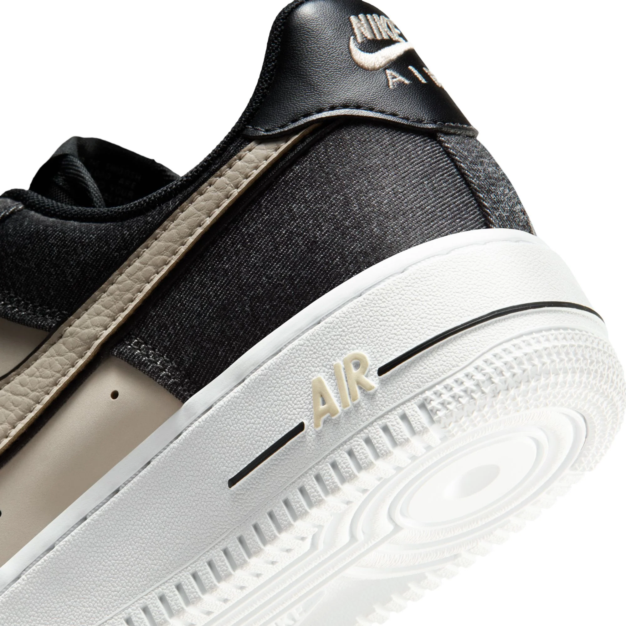 W Nike Air Force 1 '07 SE IB6642-001 - Image 11