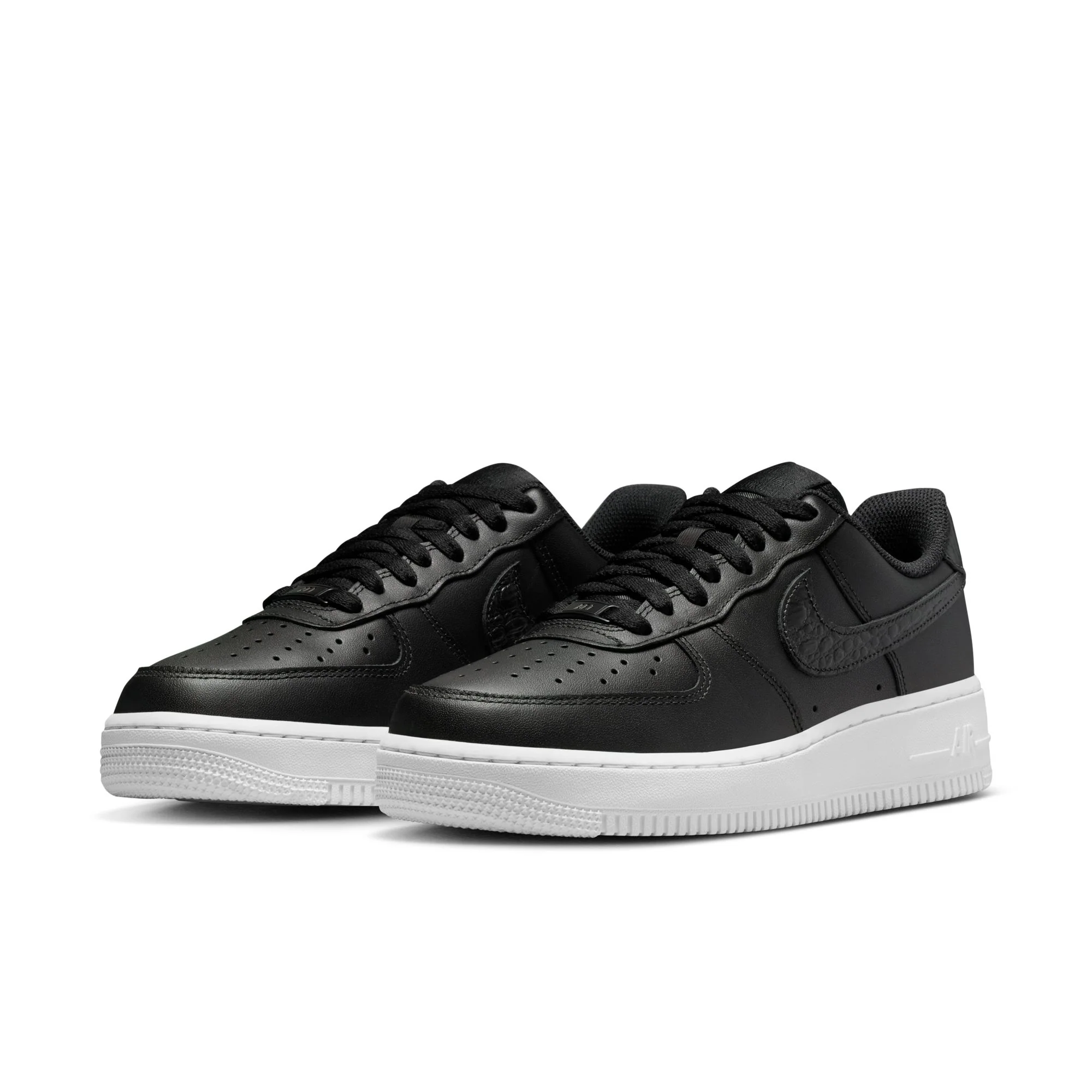 W Nike Air Force 1 '07 SE IO4837-001