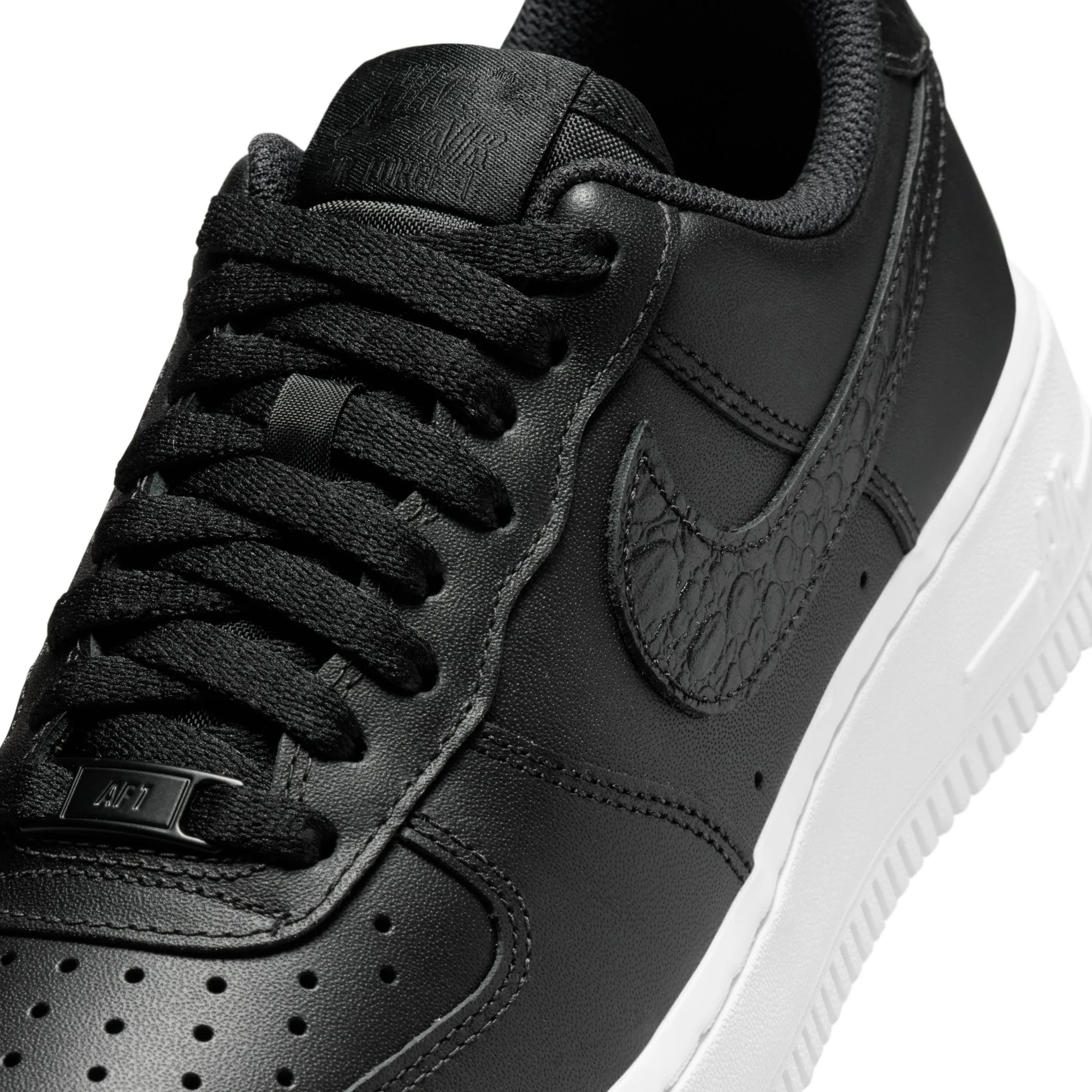 W Nike Air Force 1 '07 SE IO4837-001 - Image 10