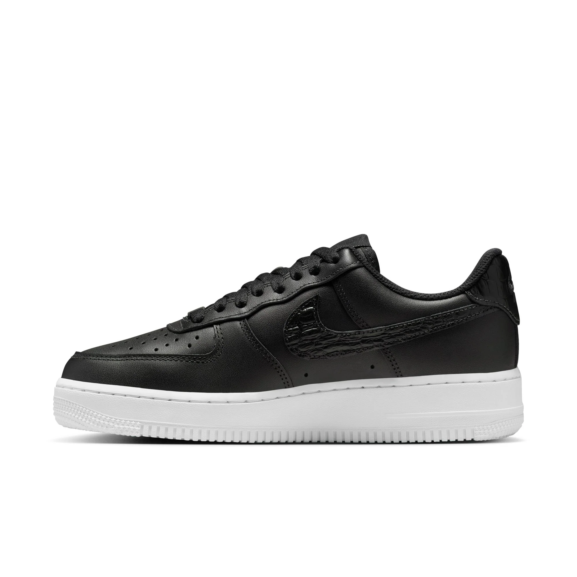 W Nike Air Force 1 '07 SE IO4837-001 - Image 5