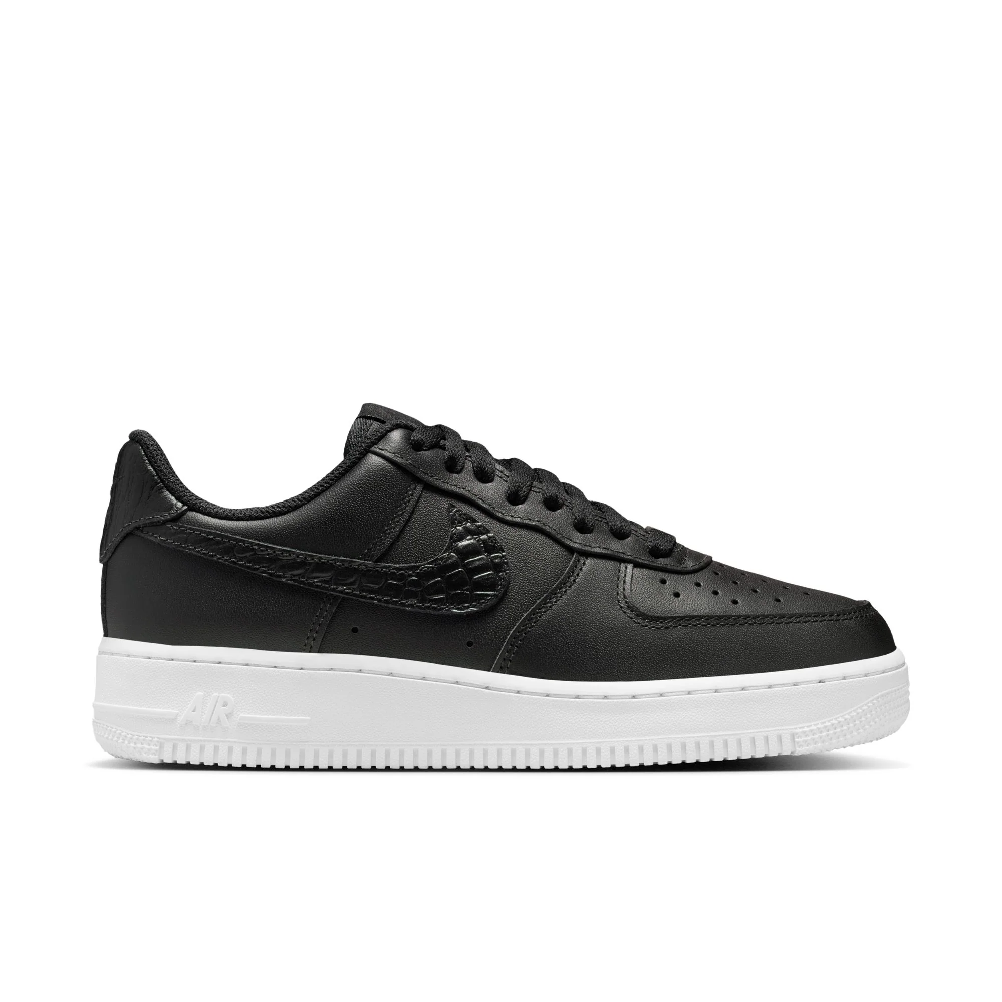 W Nike Air Force 1 '07 SE IO4837-001 - Image 6