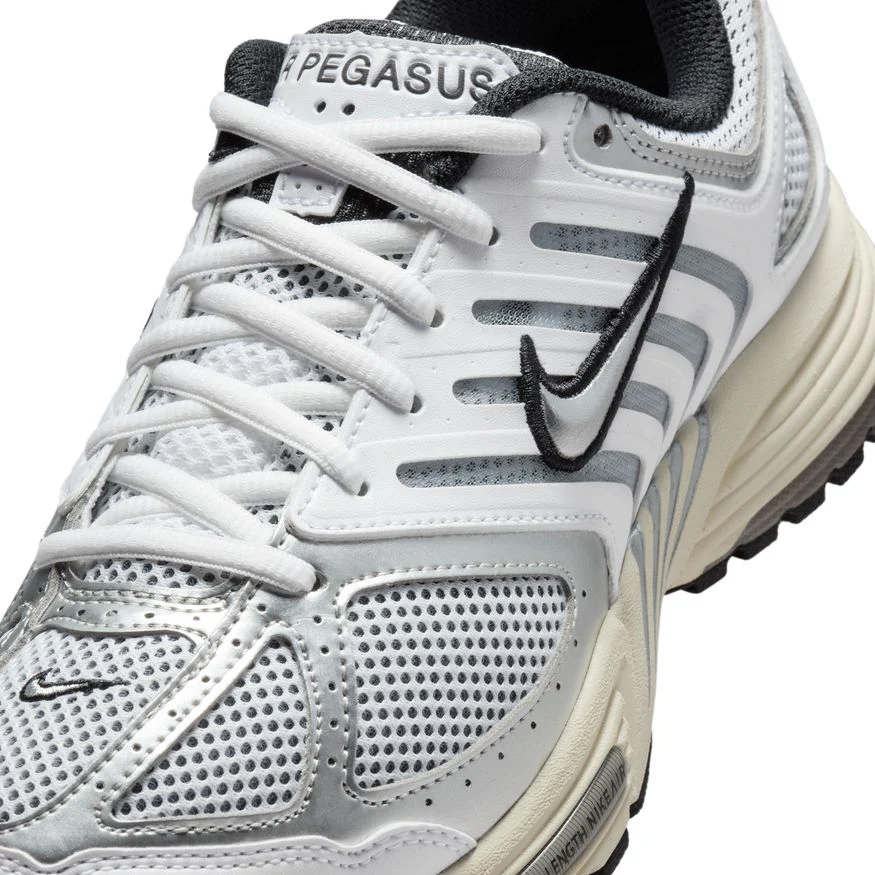 W Nike Air Pegasus 2005 HQ1675-100 - Image 3