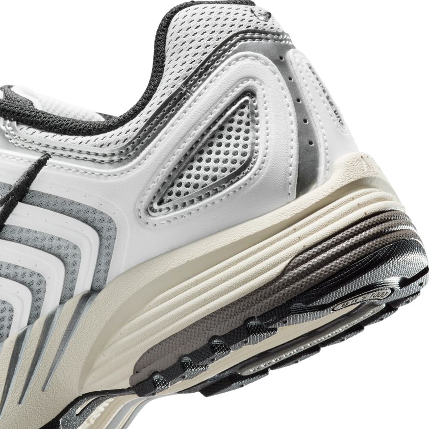 W Nike Air Pegasus 2005 HQ1675-100 - Image 4