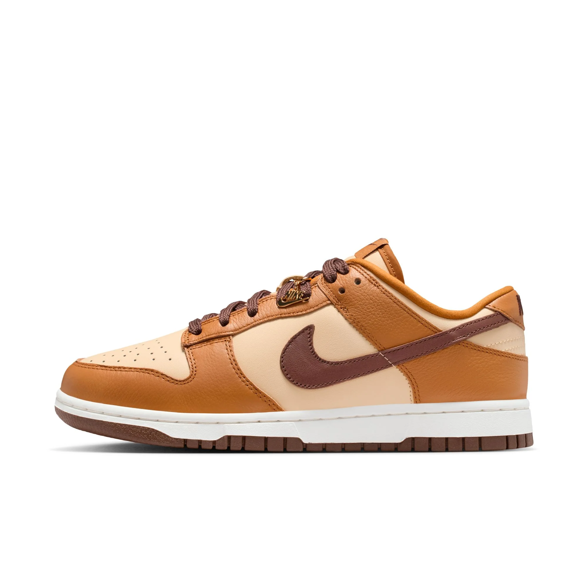 W Nike Dunk Low SE HQ7487-700 - Image 2