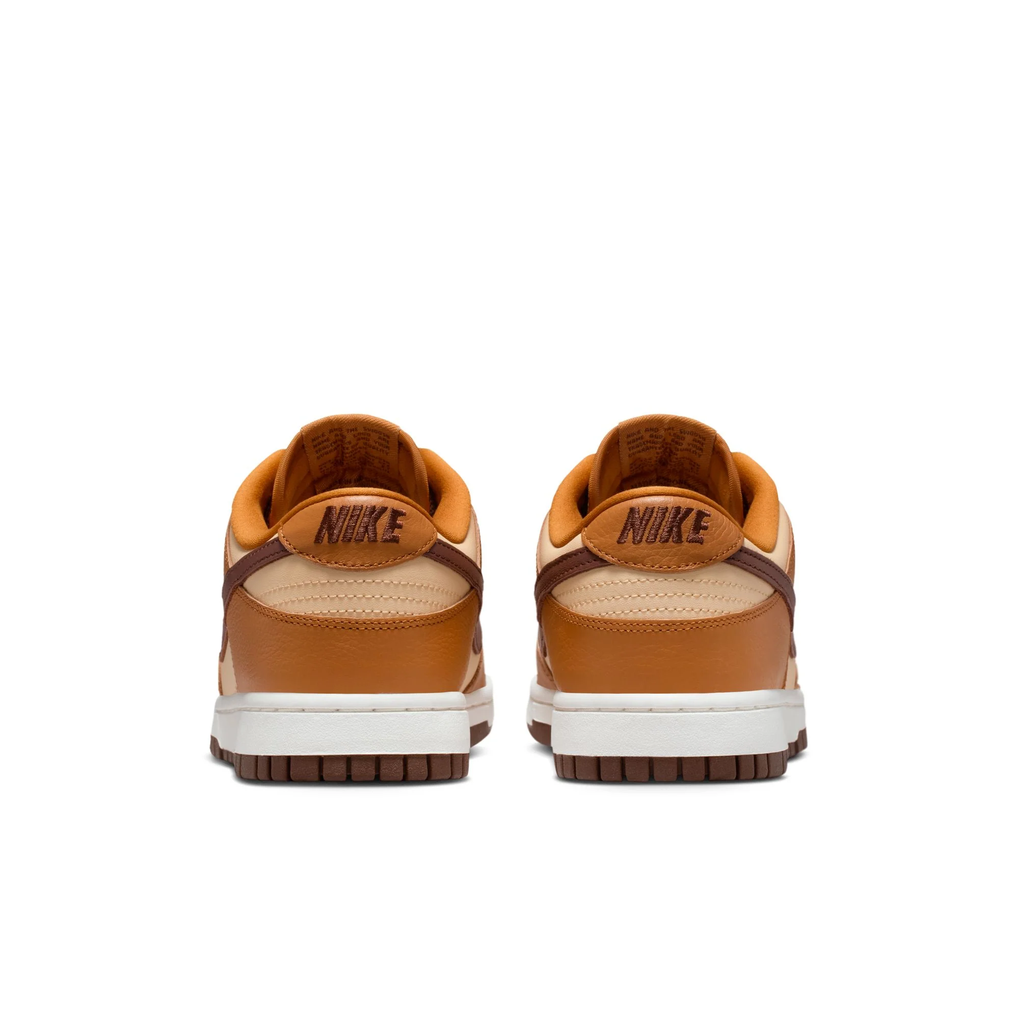 W Nike Dunk Low SE HQ7487-700 - Image 3