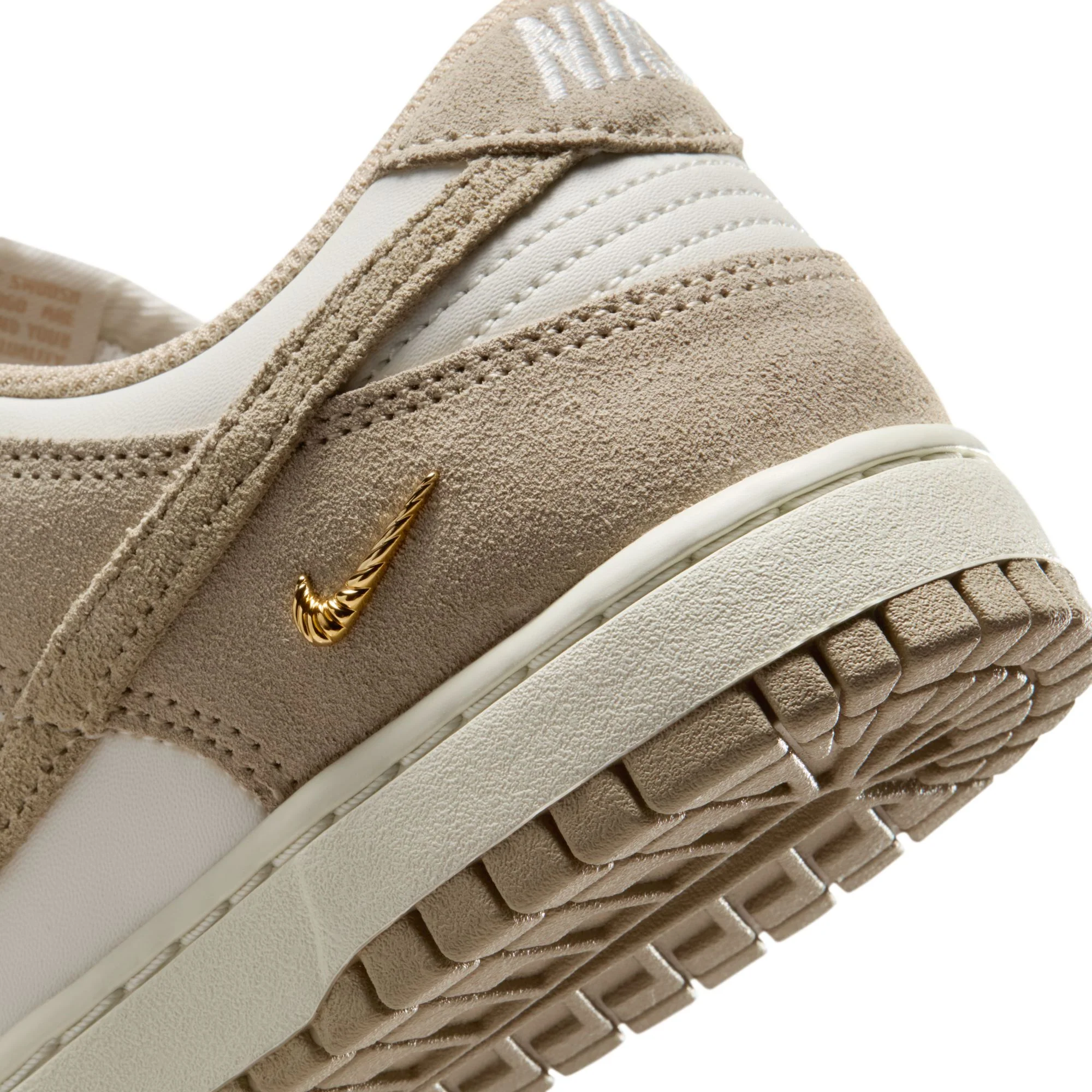 W Nike Dunk Low Suede IO4244-101 - Image 11