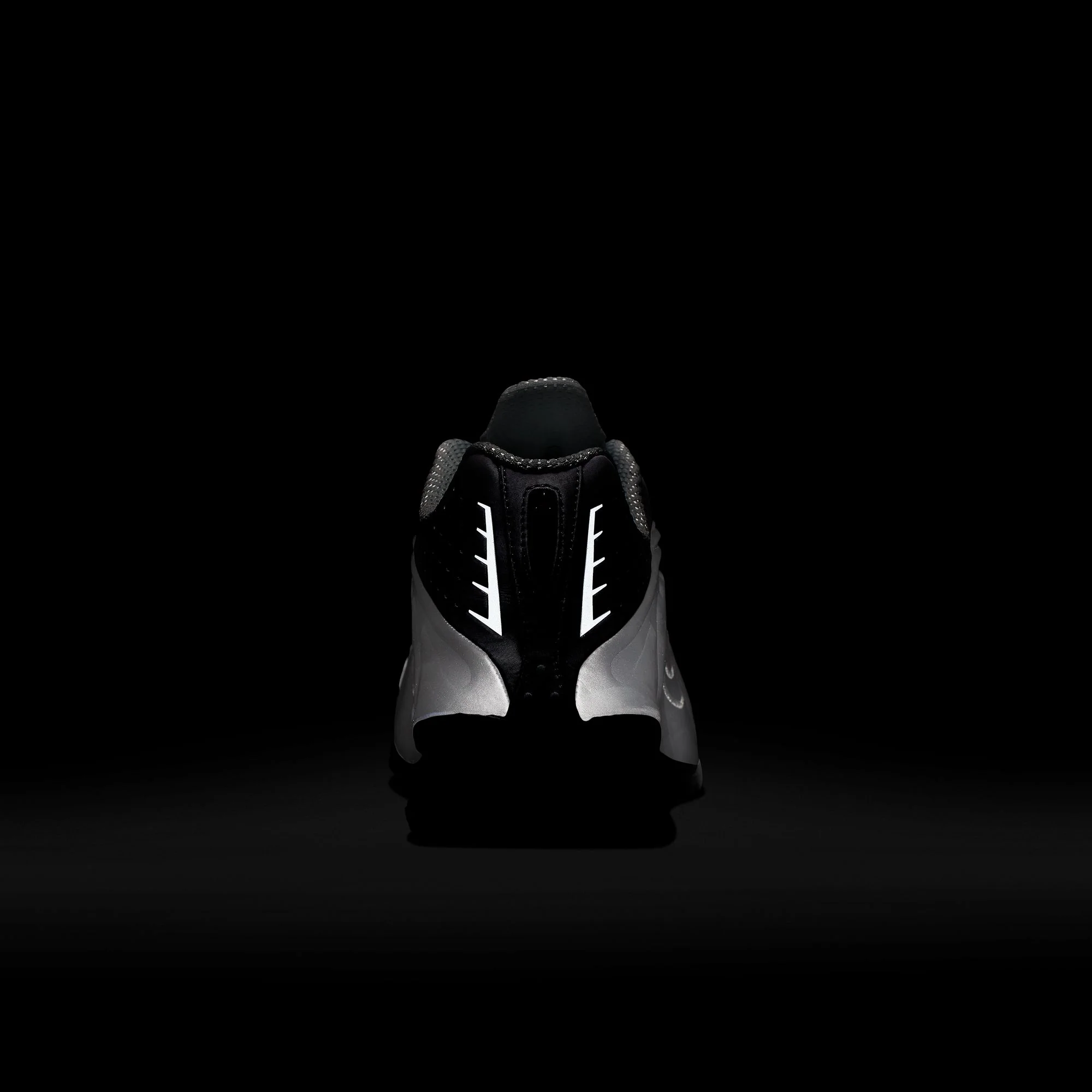 W Nike Shox R4 AR3565-101 - Image 5