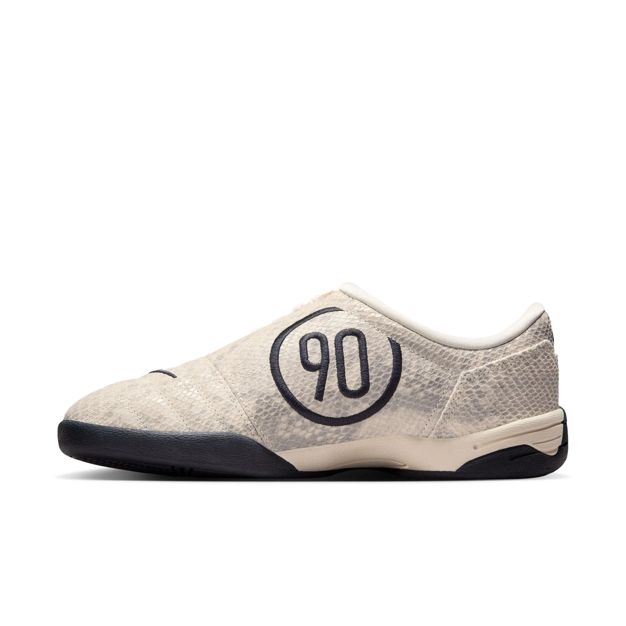 W Nike Total 90 SE IB4204-100 - Image 5