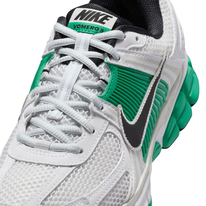W Nike Zoom Vomero 5 FJ2028-102 - Image 3