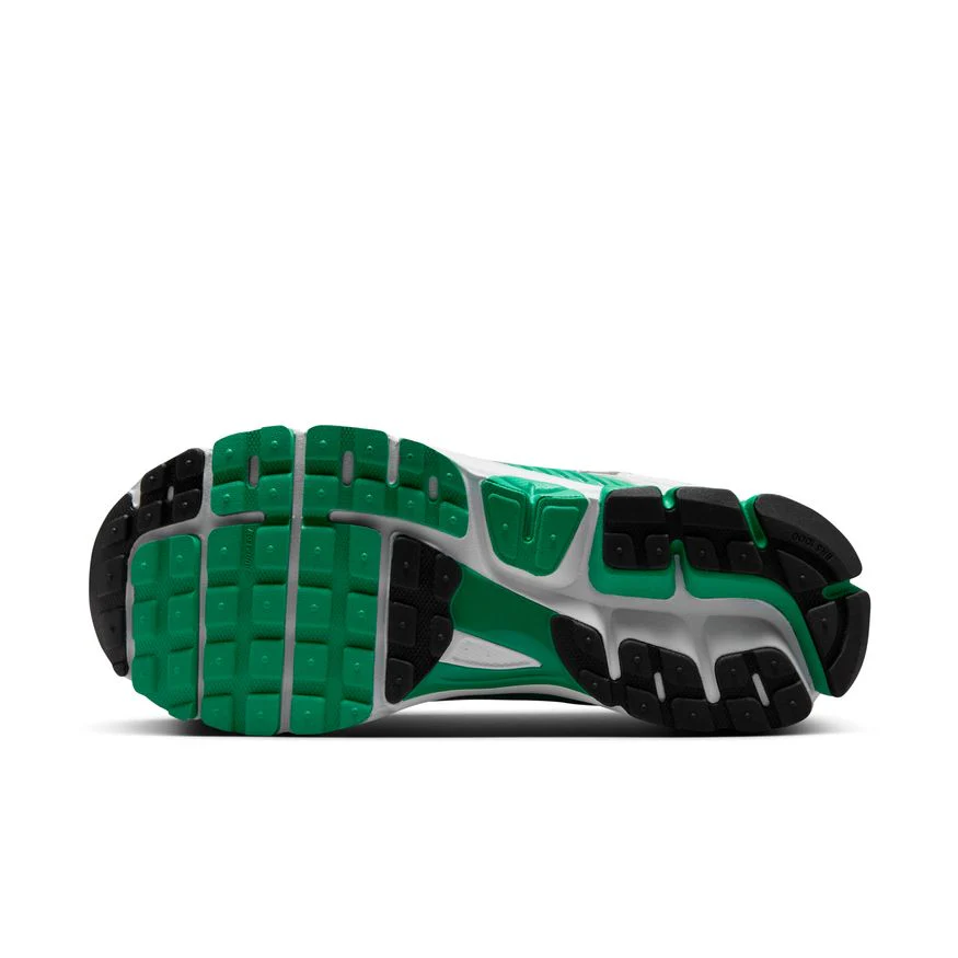 W Nike Zoom Vomero 5 FJ2028-102 - Image 6
