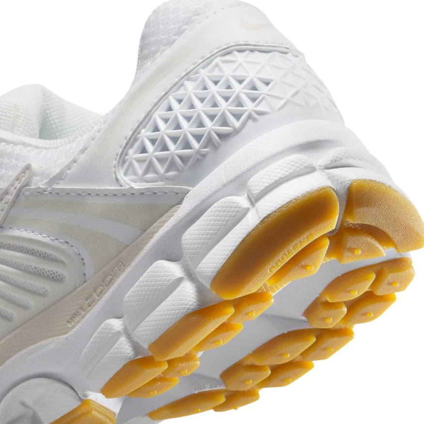 W Nike Zoom Vomero 5 FJ2028-104 - Image 4