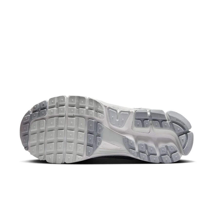 W Nike Zoom Vomero 5 HQ0458-001 - Image 6