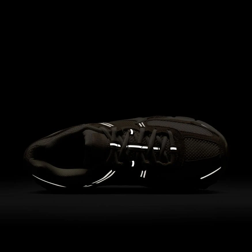 W Nike Zoom Vomero 5 HQ0458-200 - Image 8
