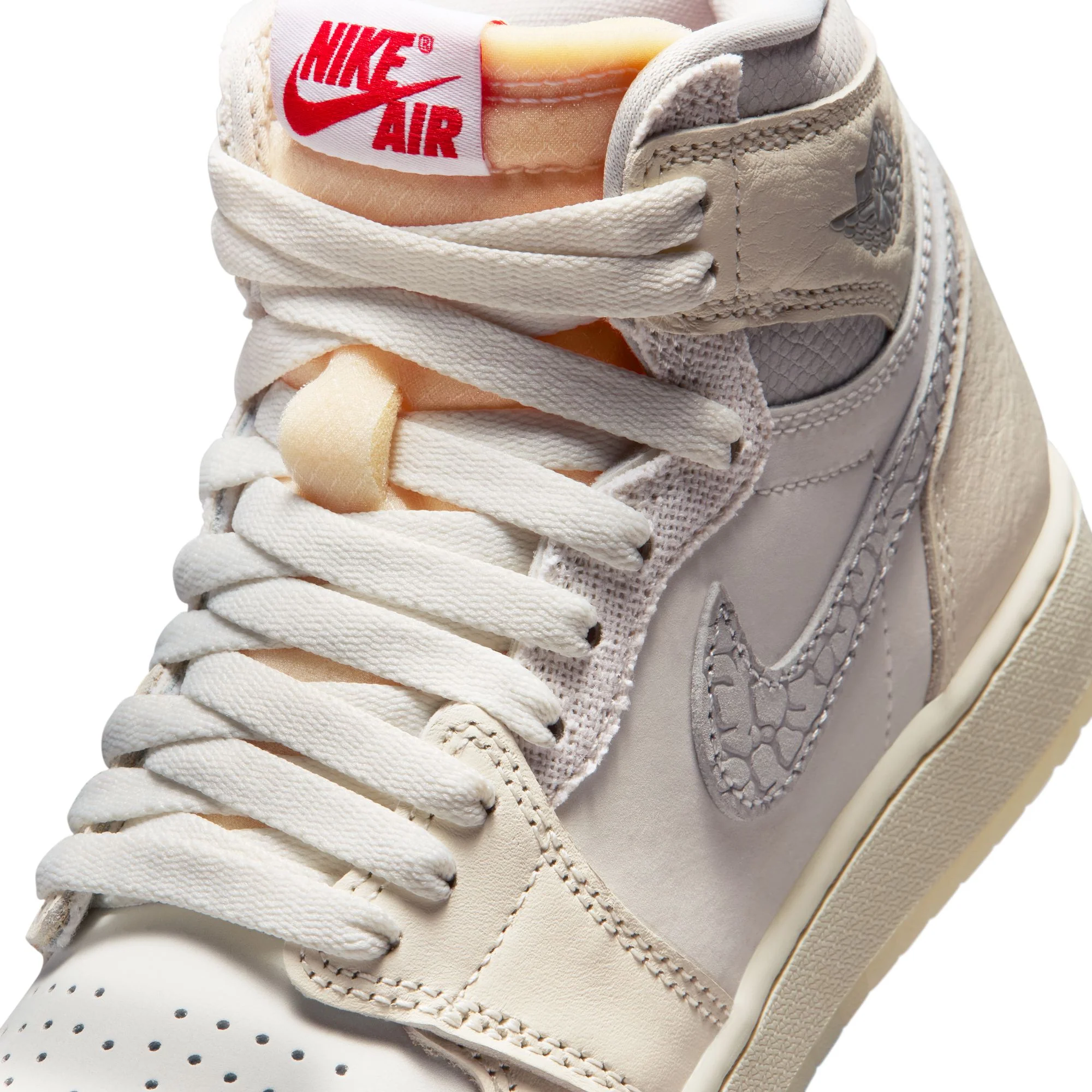 Y AIR JORDAN 1 RETRO HIGH OG GS IH4281-100 - Image 9