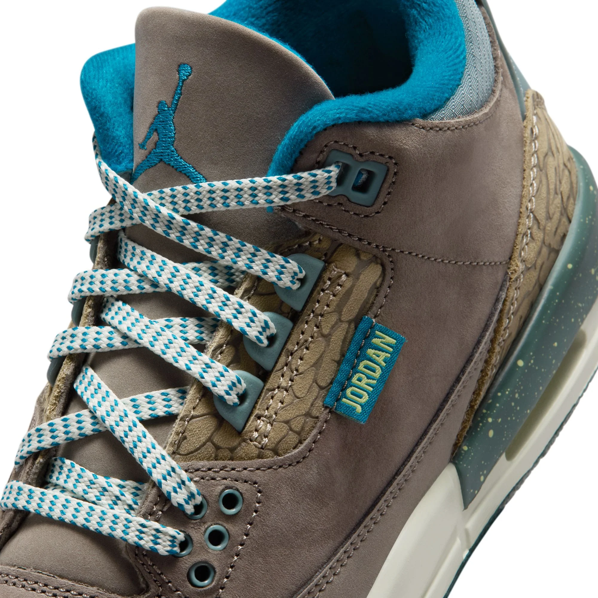 Y Air Jordan 3 Retro IB7066-001 - Image 9